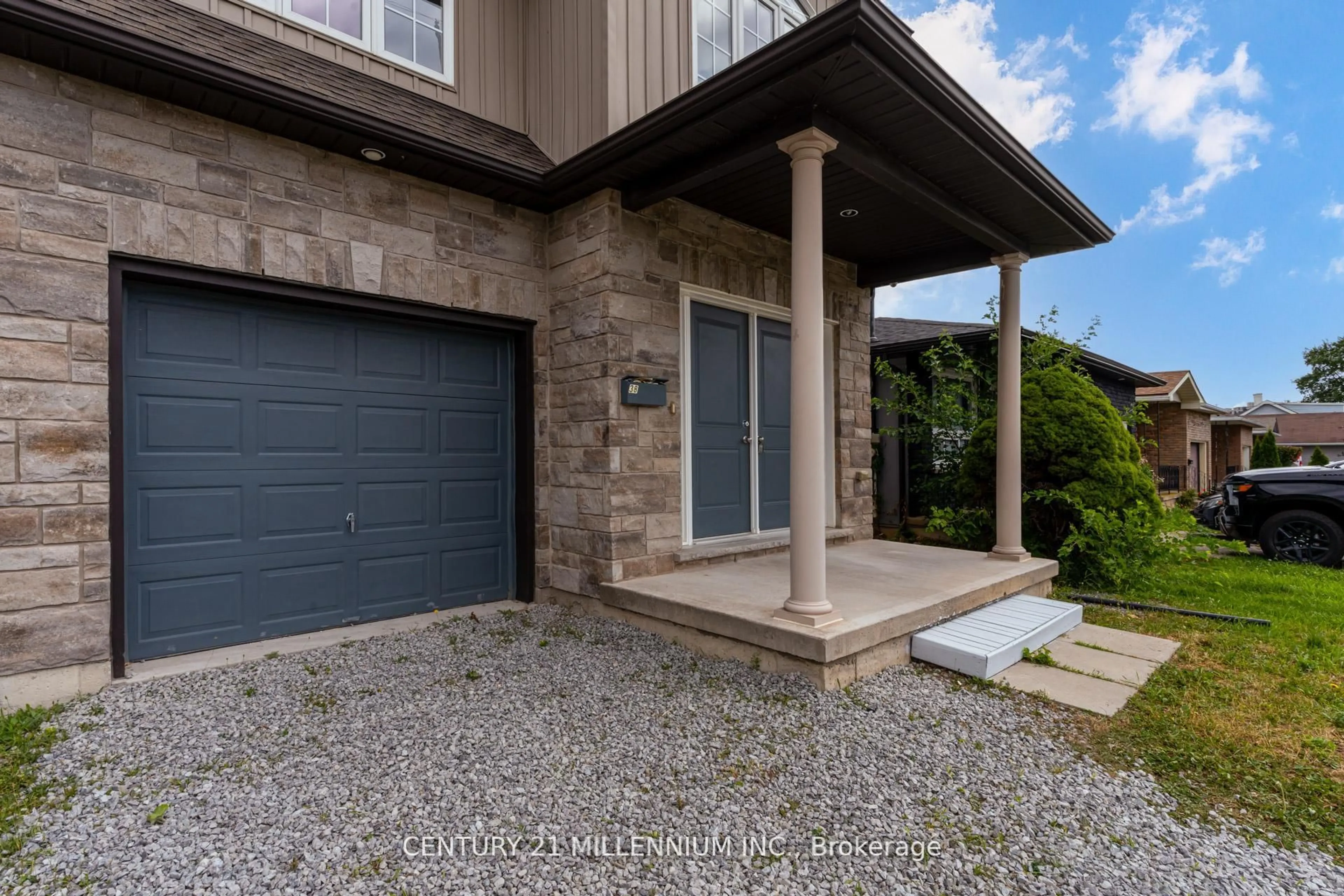 Home with brick exterior material, street for 38 Kent St, St. Catharines Ontario L2S 1H2