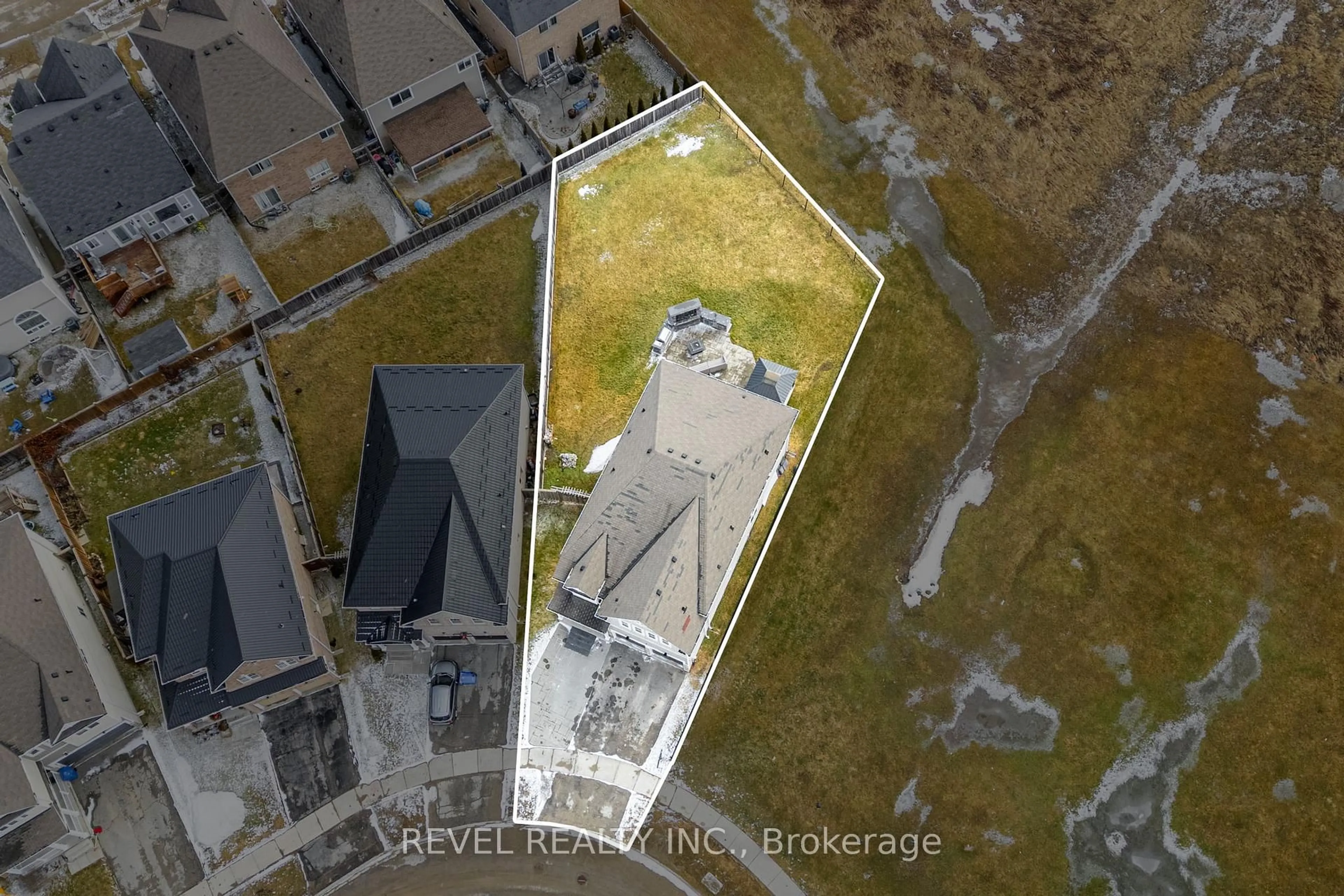 A pic from outside/outdoor area/front of a property/back of a property/a pic from drone, unknown for 416 Tansley St, Shelburne Ontario L9V 2S6
