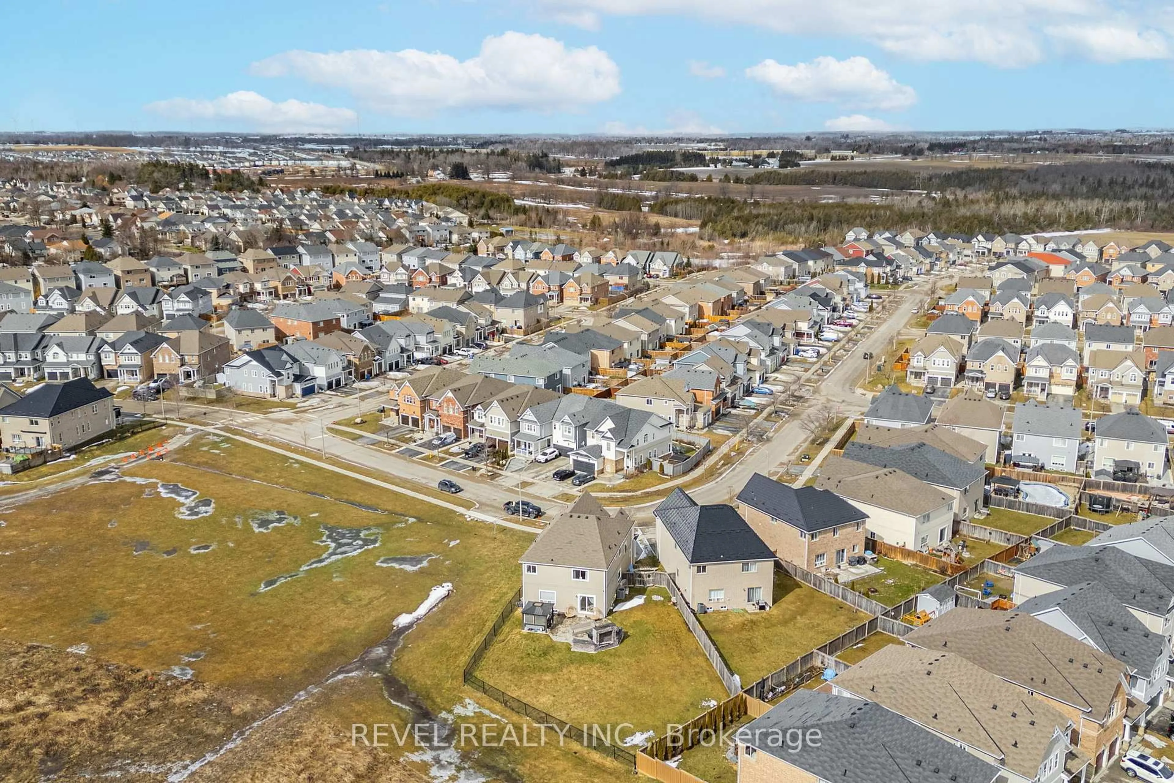 A pic from outside/outdoor area/front of a property/back of a property/a pic from drone, street for 416 Tansley St, Shelburne Ontario L9V 2S6