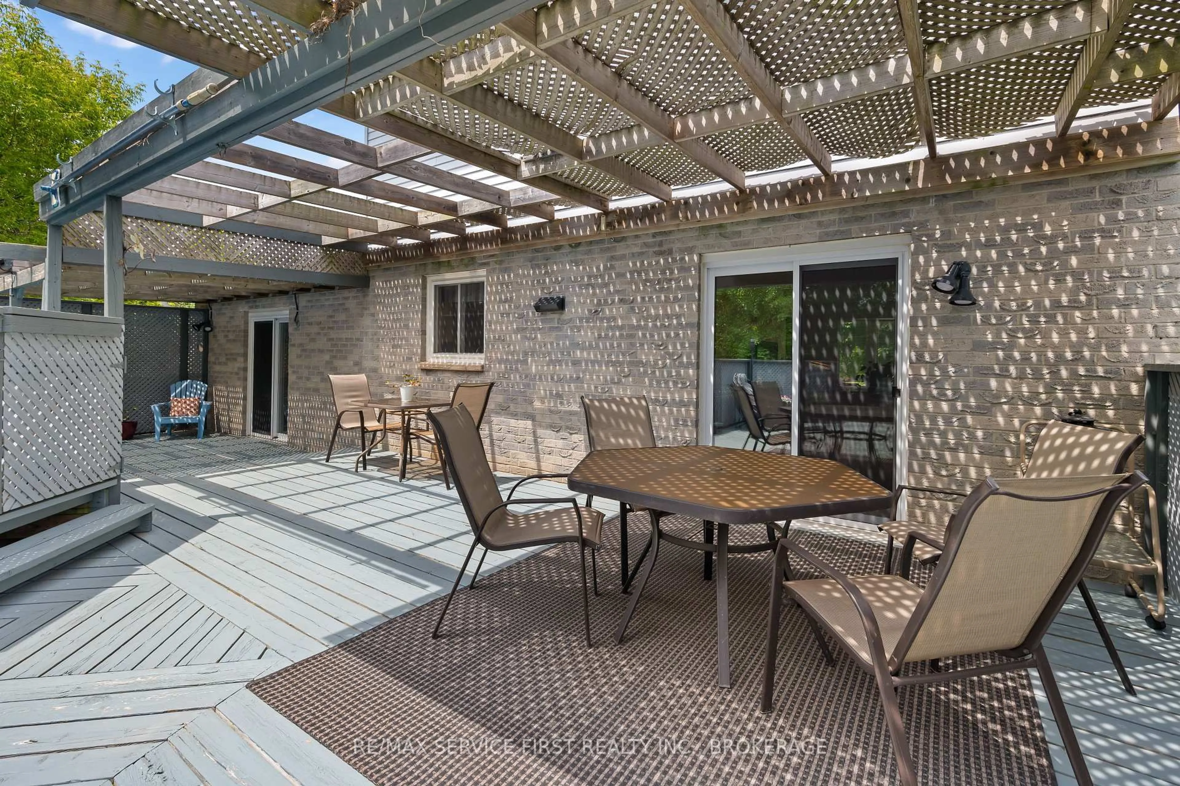 Patio, street for 199 Splinter Crt, Kingston Ontario K7M 7Z3