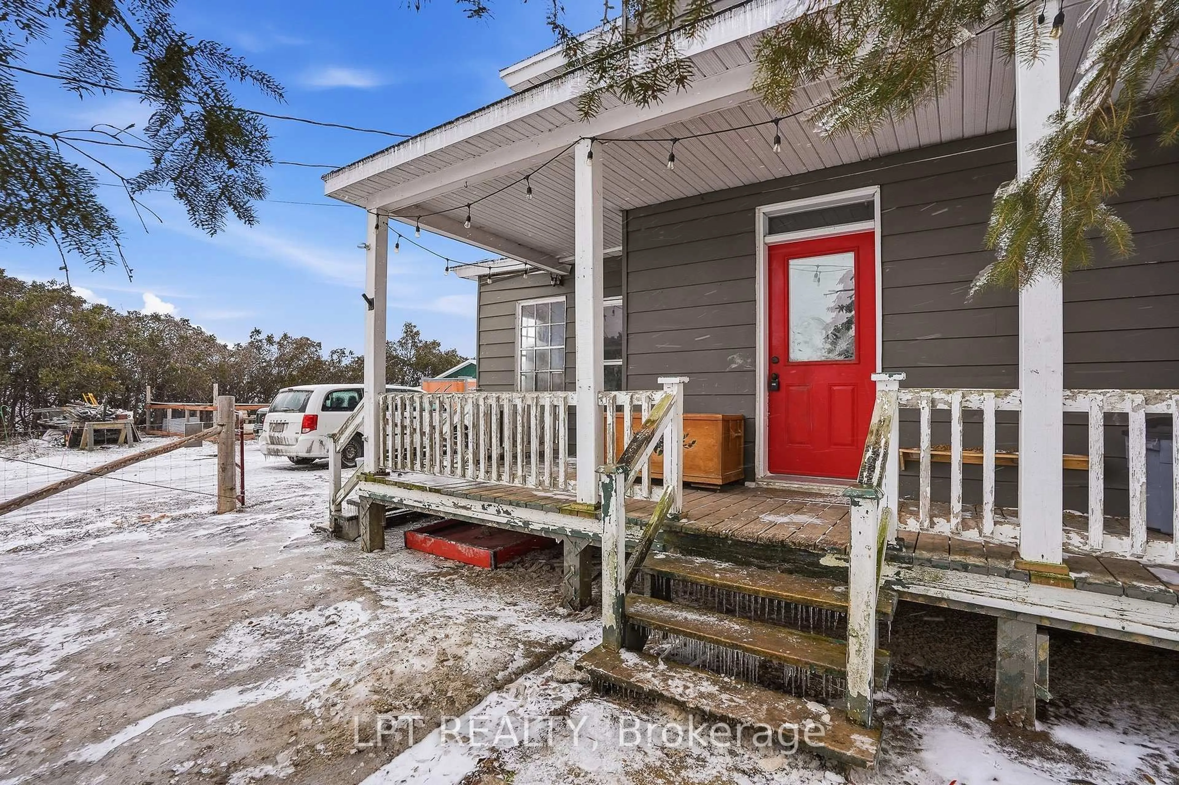 Unknown for 21630 Laggan-Glenelg Rd, North Glengarry Ontario K0B 1E0