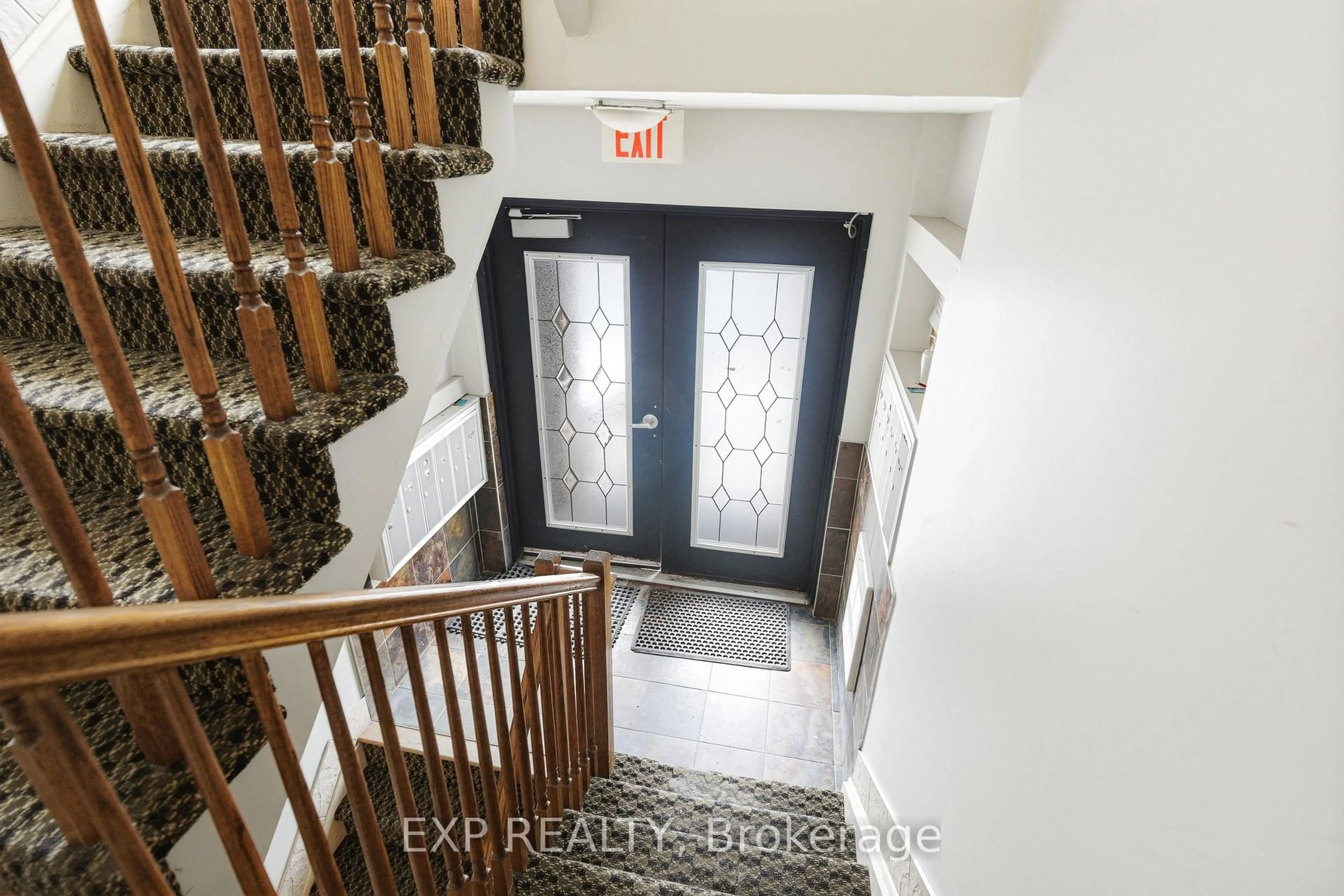 Unknown for 711 Churchill Ave #402, Ottawa Ontario K1Z 5G6