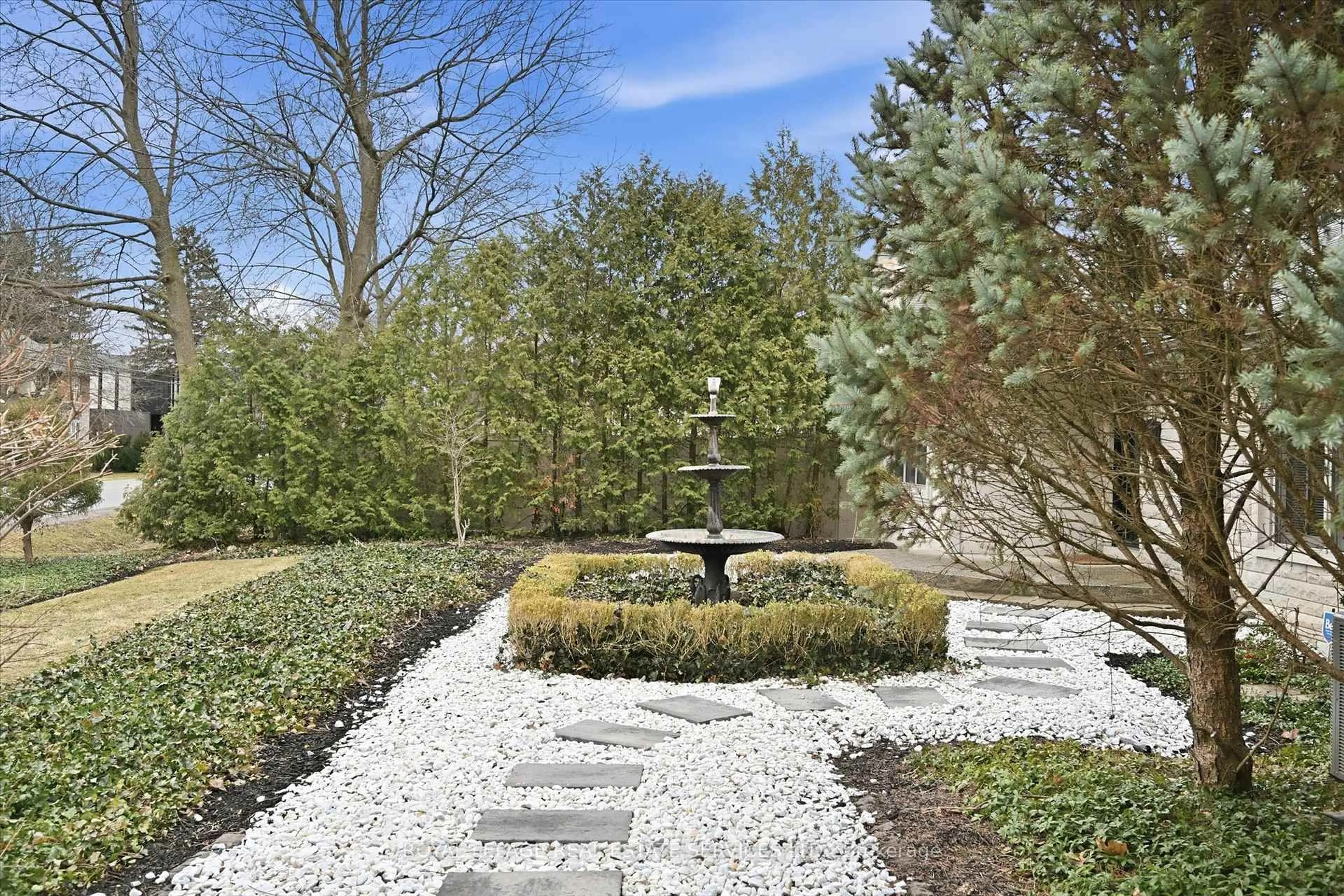 Patio, unknown for 108 Lloyminn Ave, Hamilton Ontario L9G 1H6