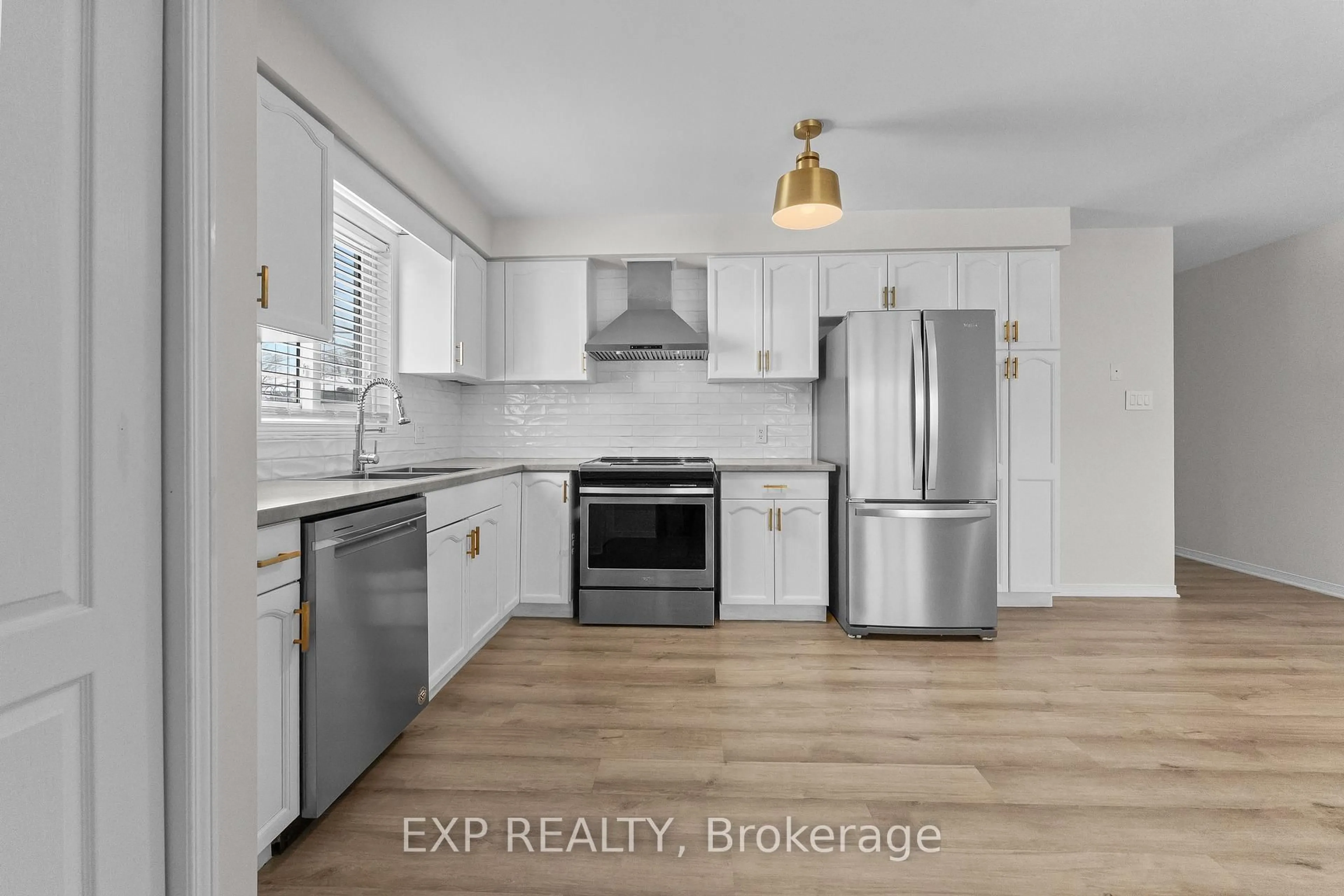 Open concept kitchen, unknown for 4688 Lee Ave, Niagara Falls Ontario L2H 1M8