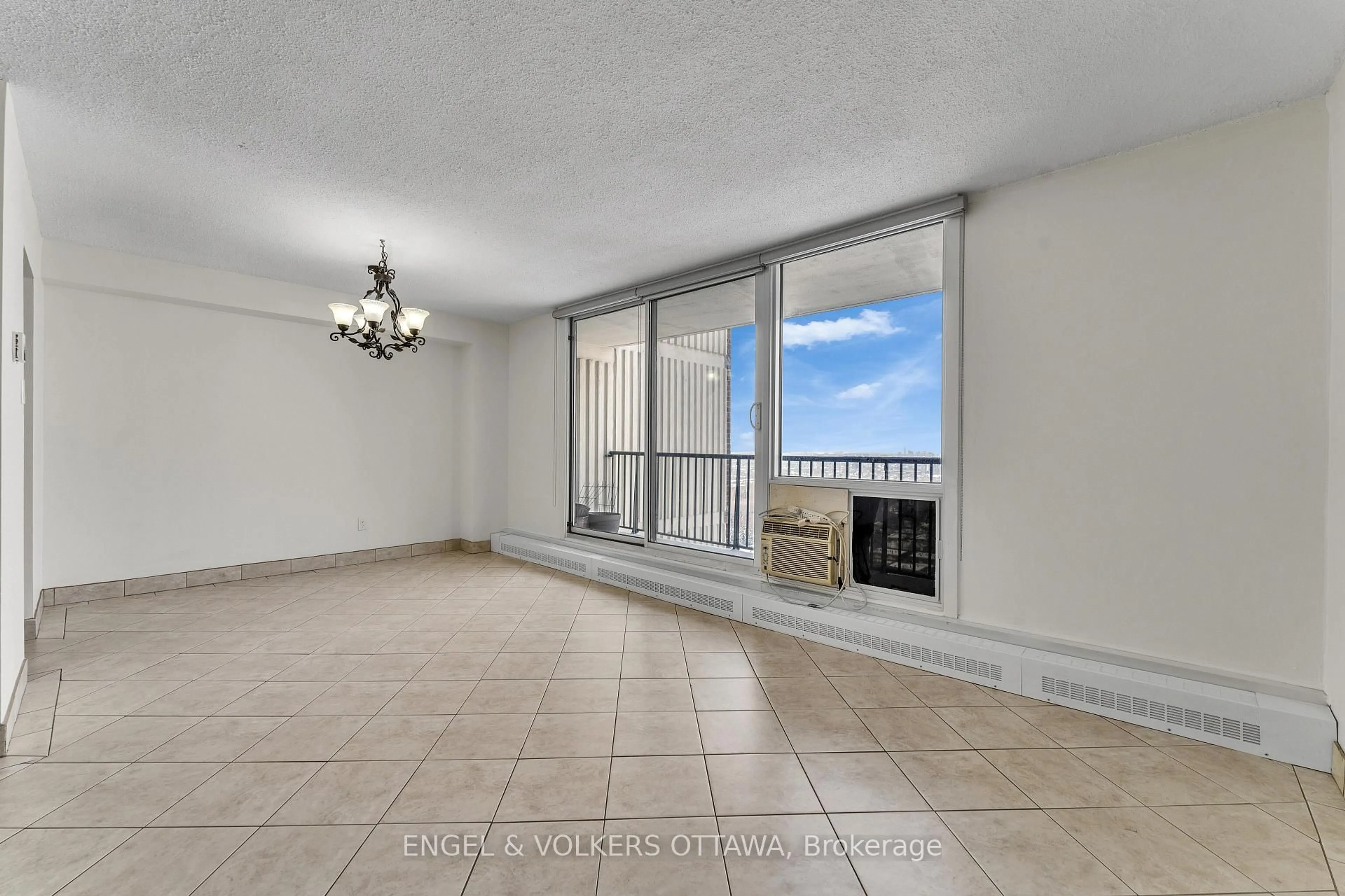 A pic of a room for 665 Bathgate Dr #2002, Ottawa Ontario K1K 3Y4