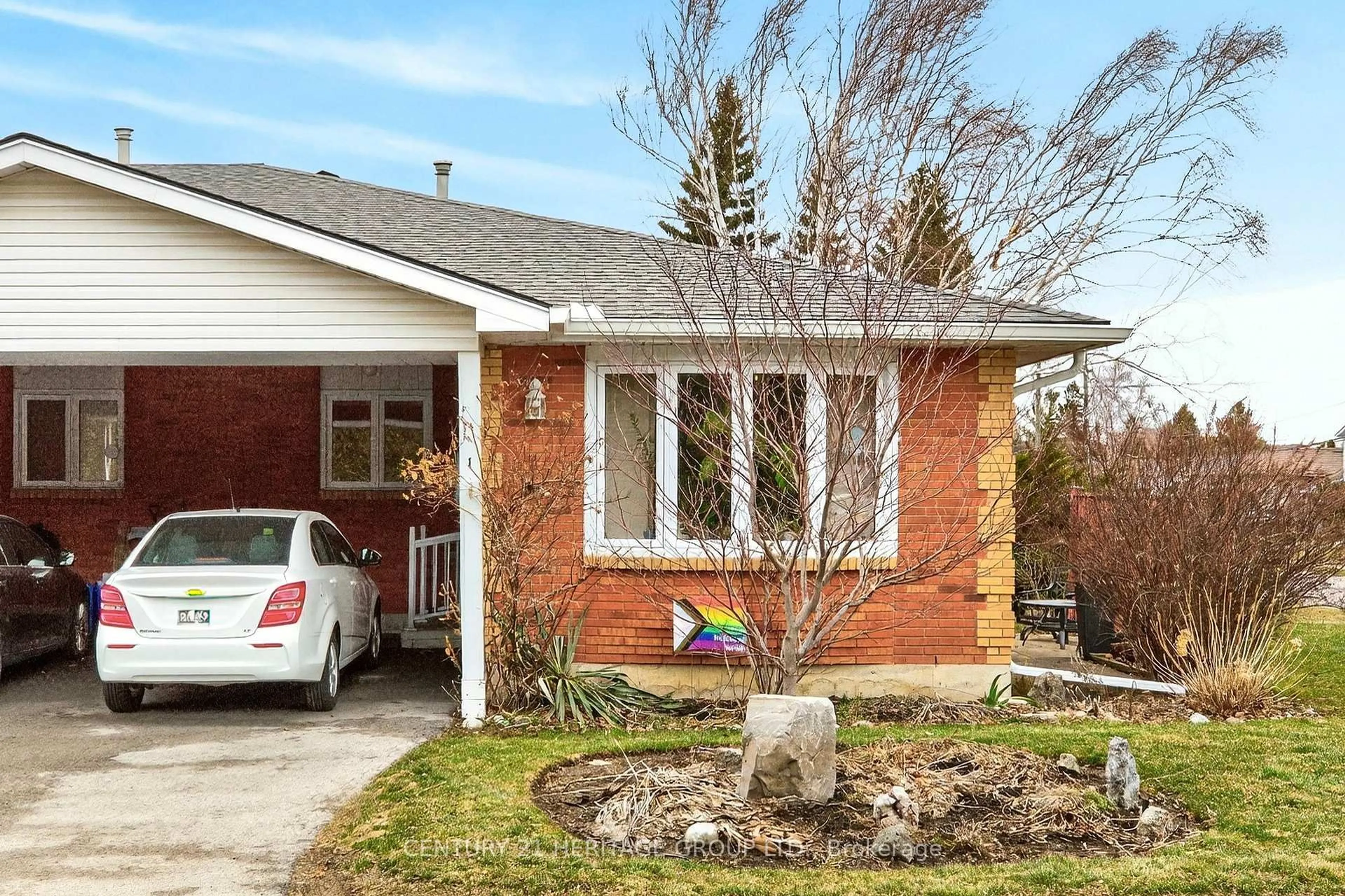 Home with brick exterior material, street for 31 Kinross St #1, Haldimand Ontario N3W 1J7