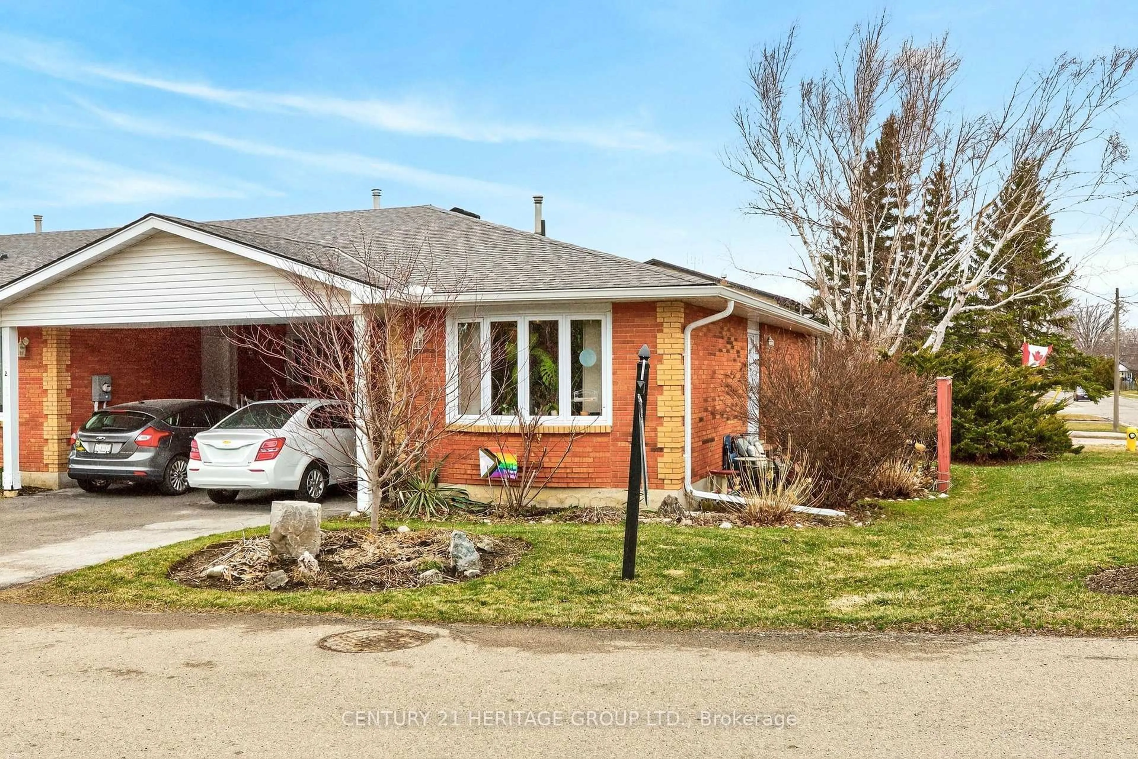 Home with brick exterior material, street for 31 Kinross St #1, Haldimand Ontario N3W 1J7