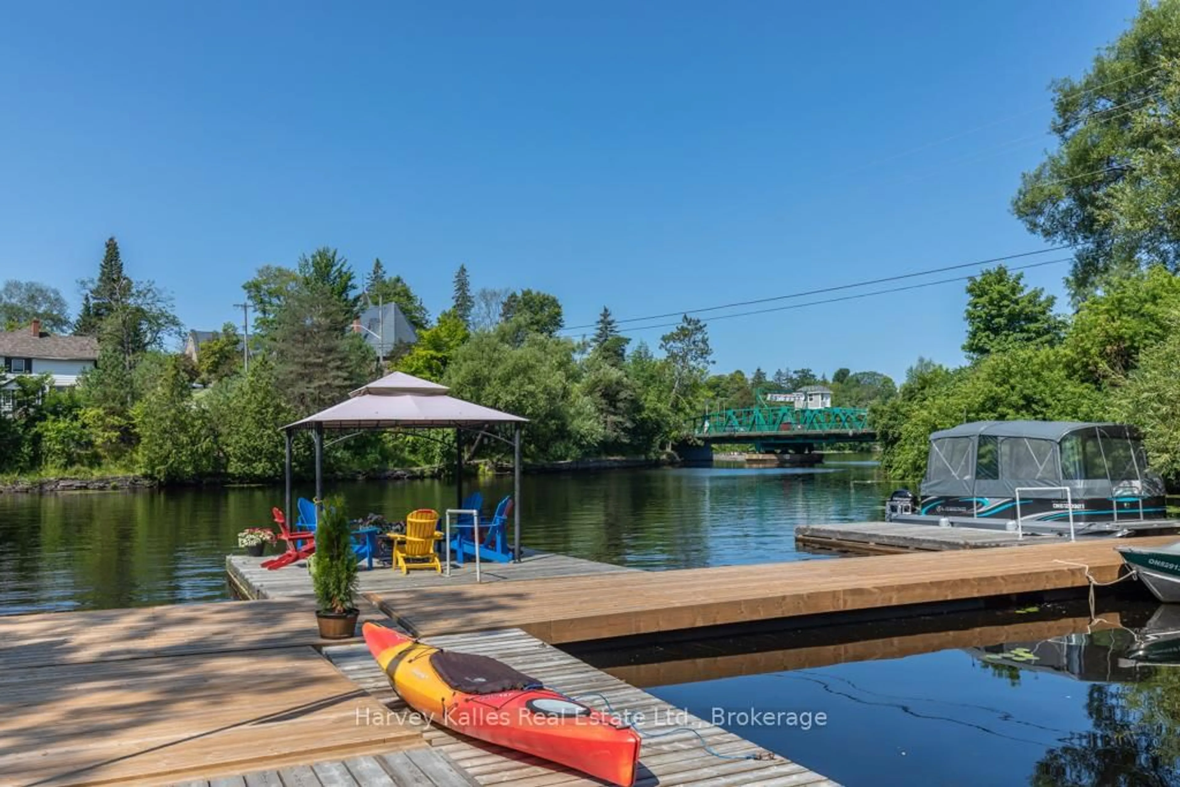 Patio, water/lake/river/ocean view for 5 CHURCH St #106, Huntsville Ontario P1H 1G9