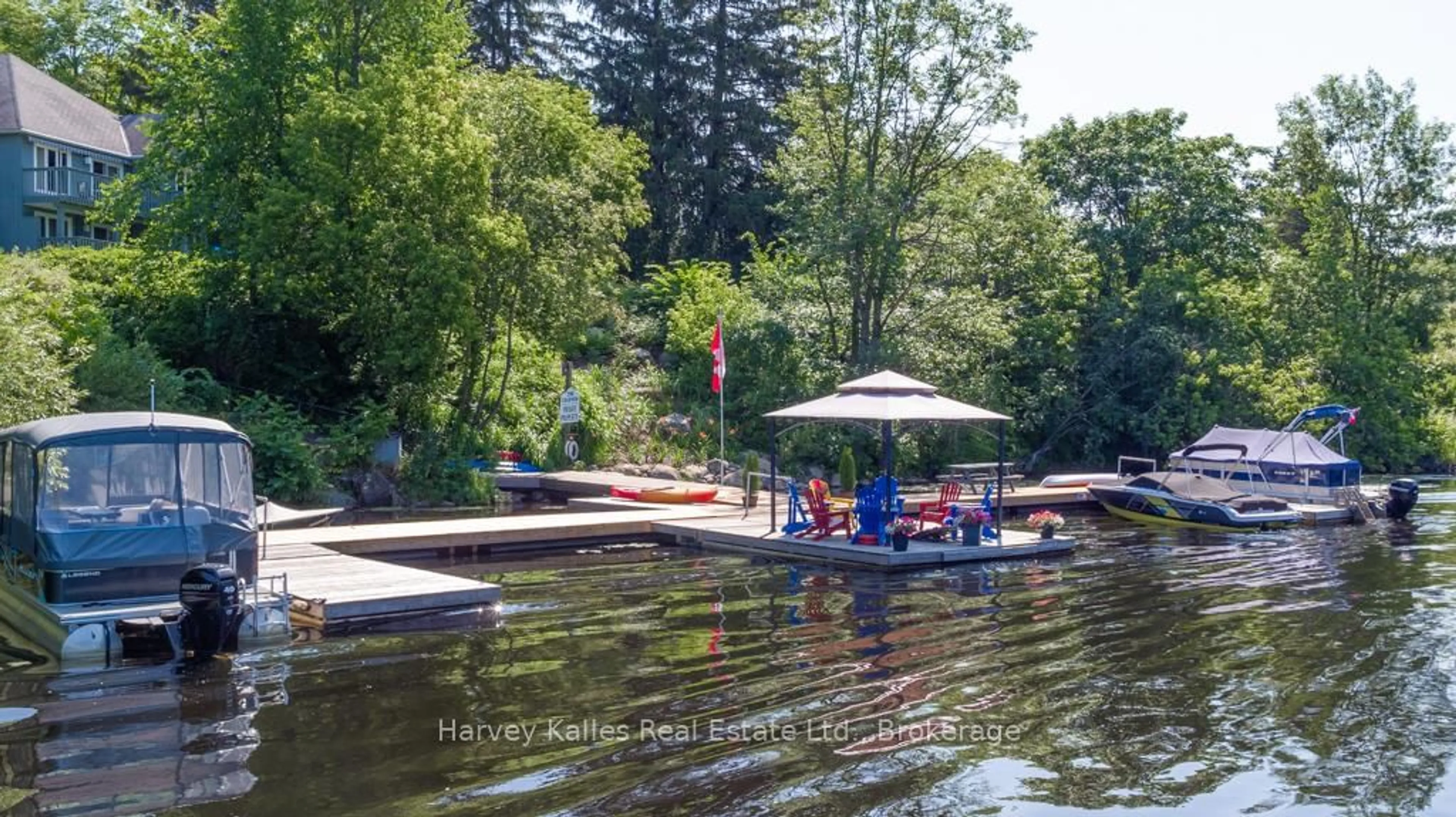 Patio, water/lake/river/ocean view for 5 CHURCH St #106, Huntsville Ontario P1H 1G9