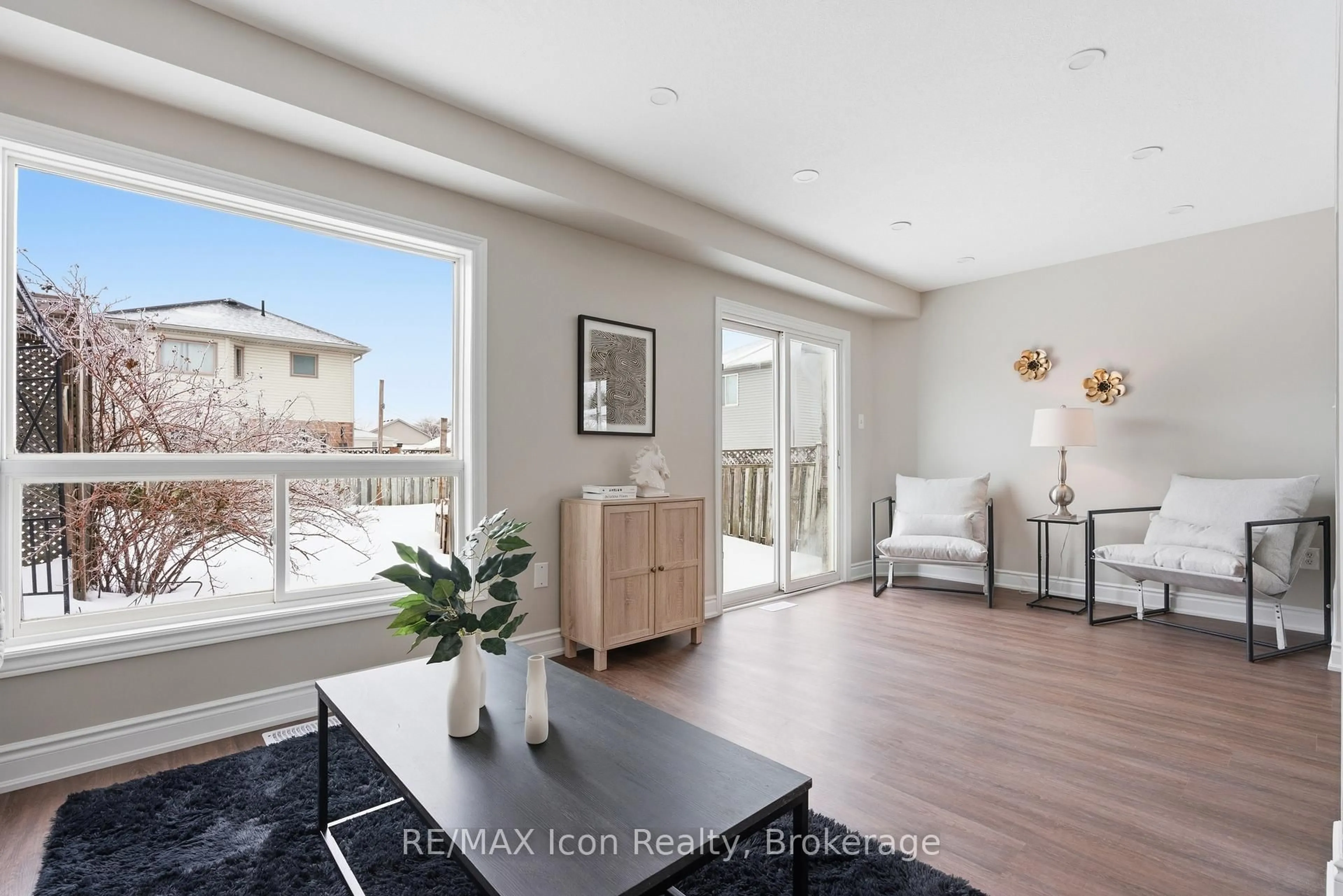 Living room with furniture, unknown for 269 Millburn Blvd, Centre Wellington Ontario N1M 3S3