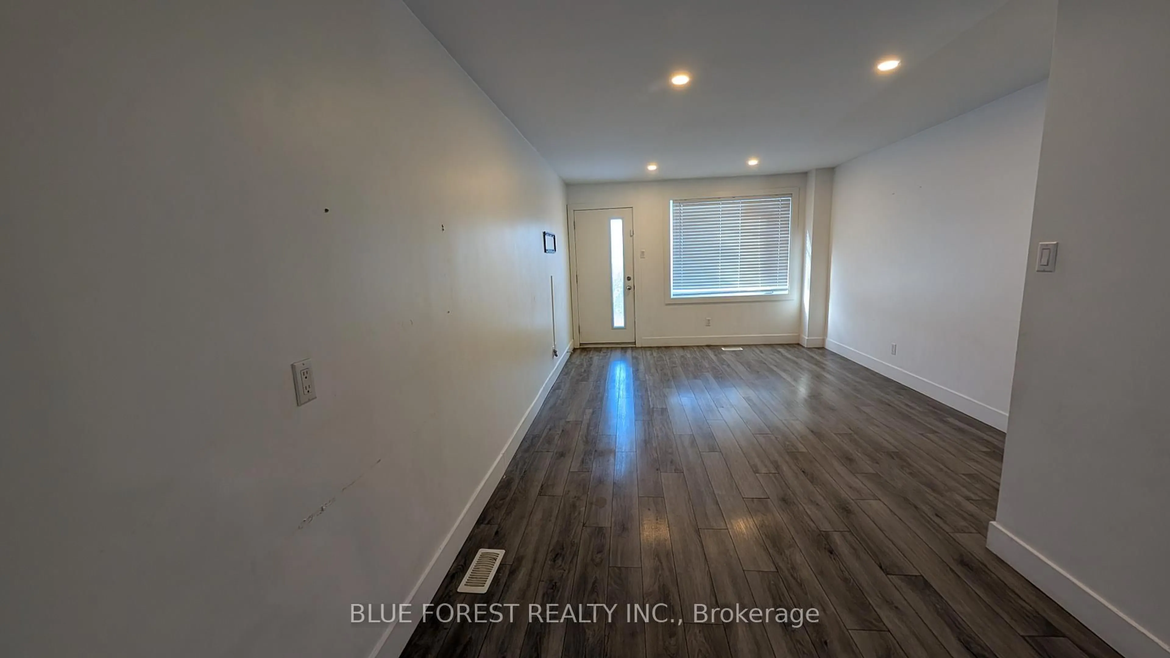 A pic of a room for 49 Toulon Cres, London East Ontario N6V 1J4