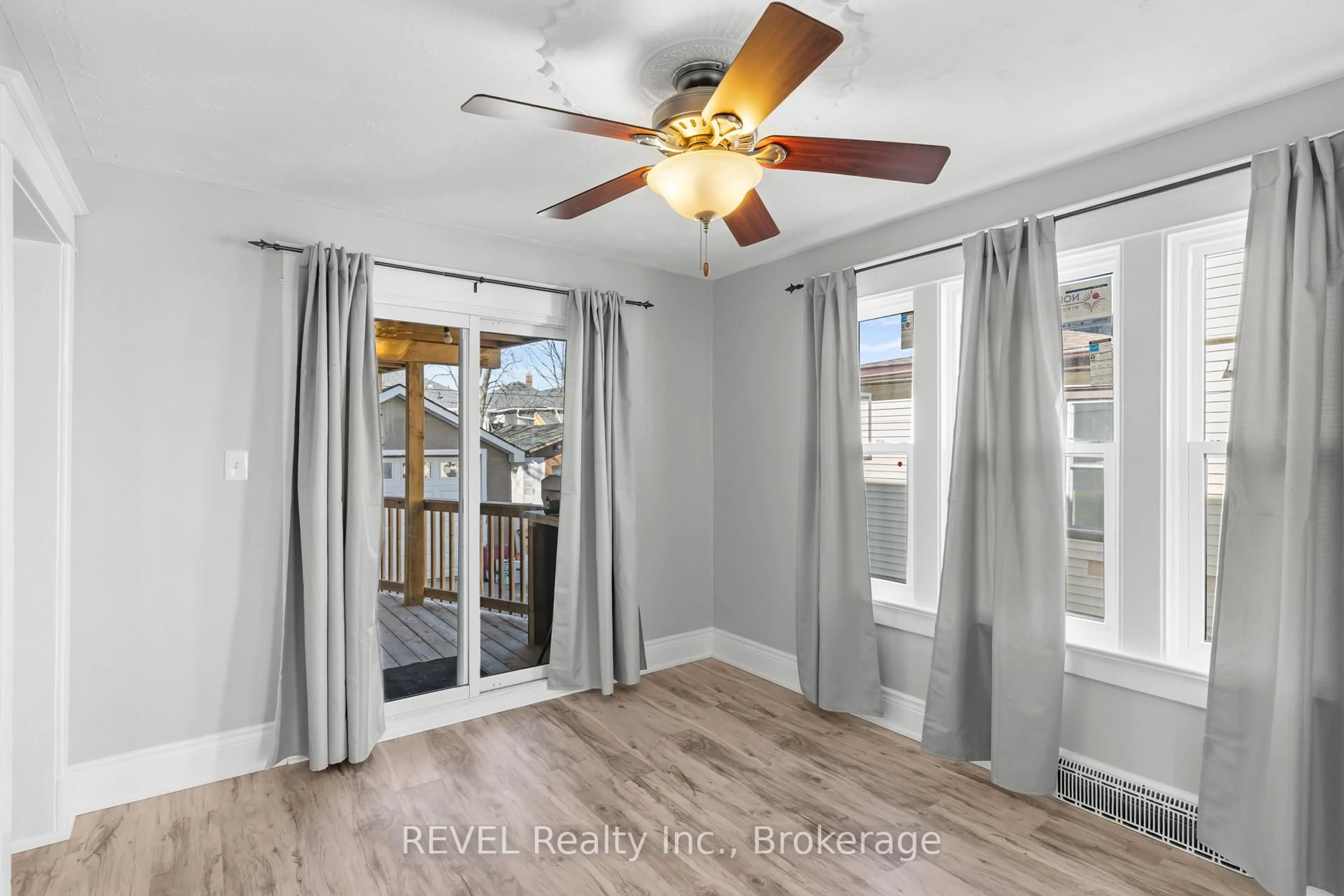 A pic of a room for 5679 Desson Ave, Niagara Falls Ontario L2G 3T3