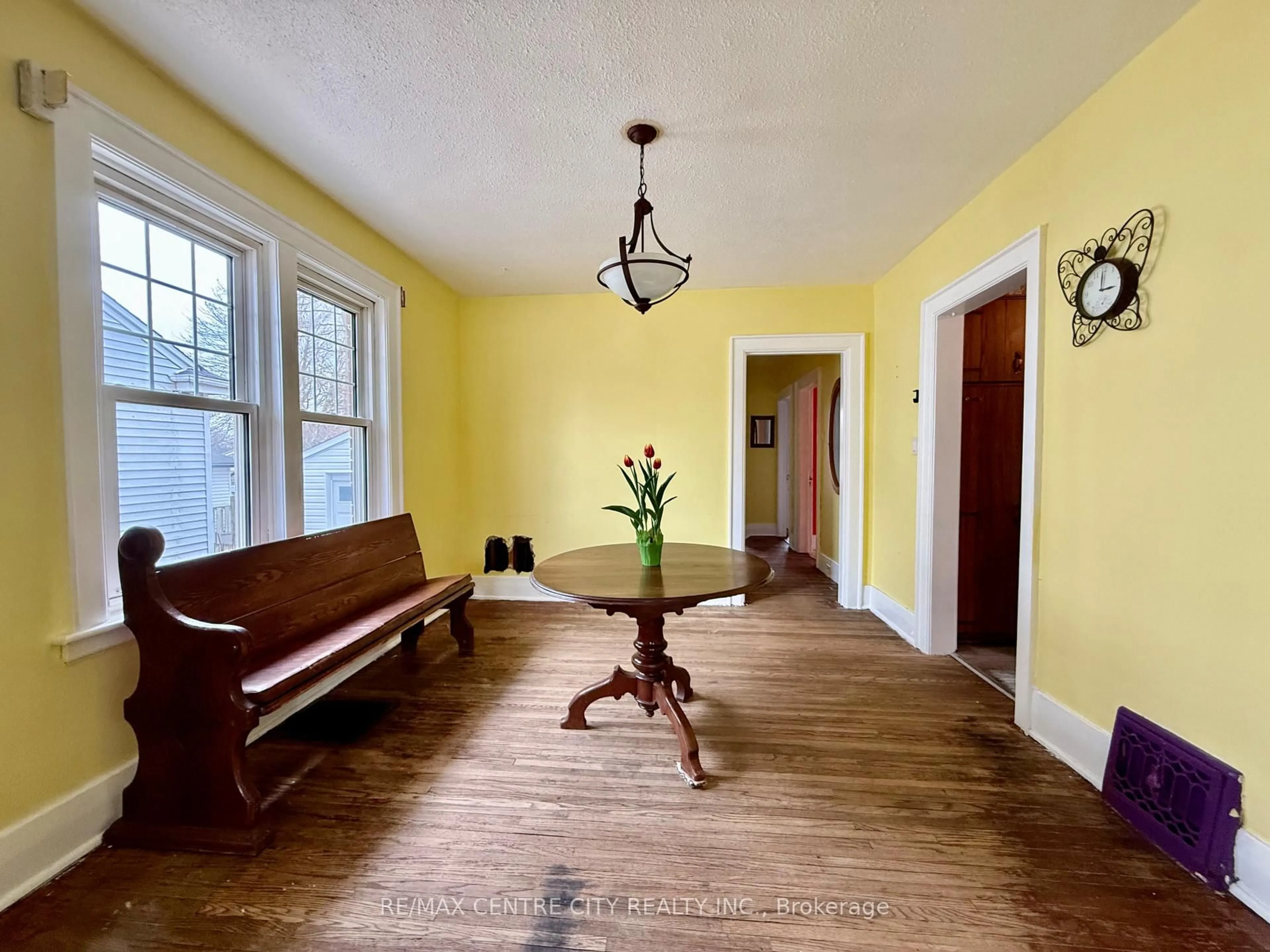 Unknown for 133 Arundell St, London East Ontario N5Z 2K1