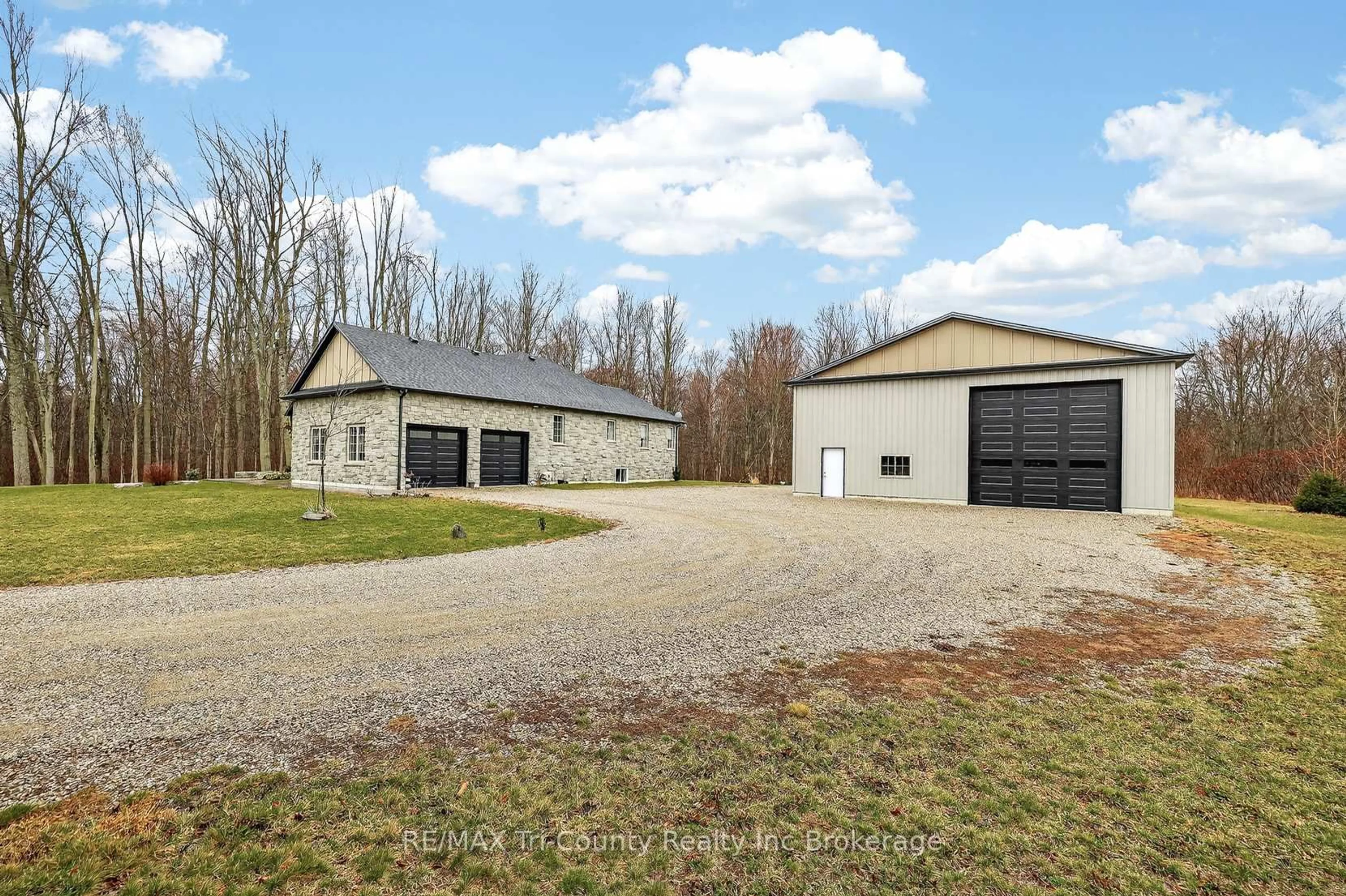 A pic from outside/outdoor area/front of a property/back of a property/a pic from drone, building for 1299 County 23 Rd, Norfolk Ontario N0E 1G0