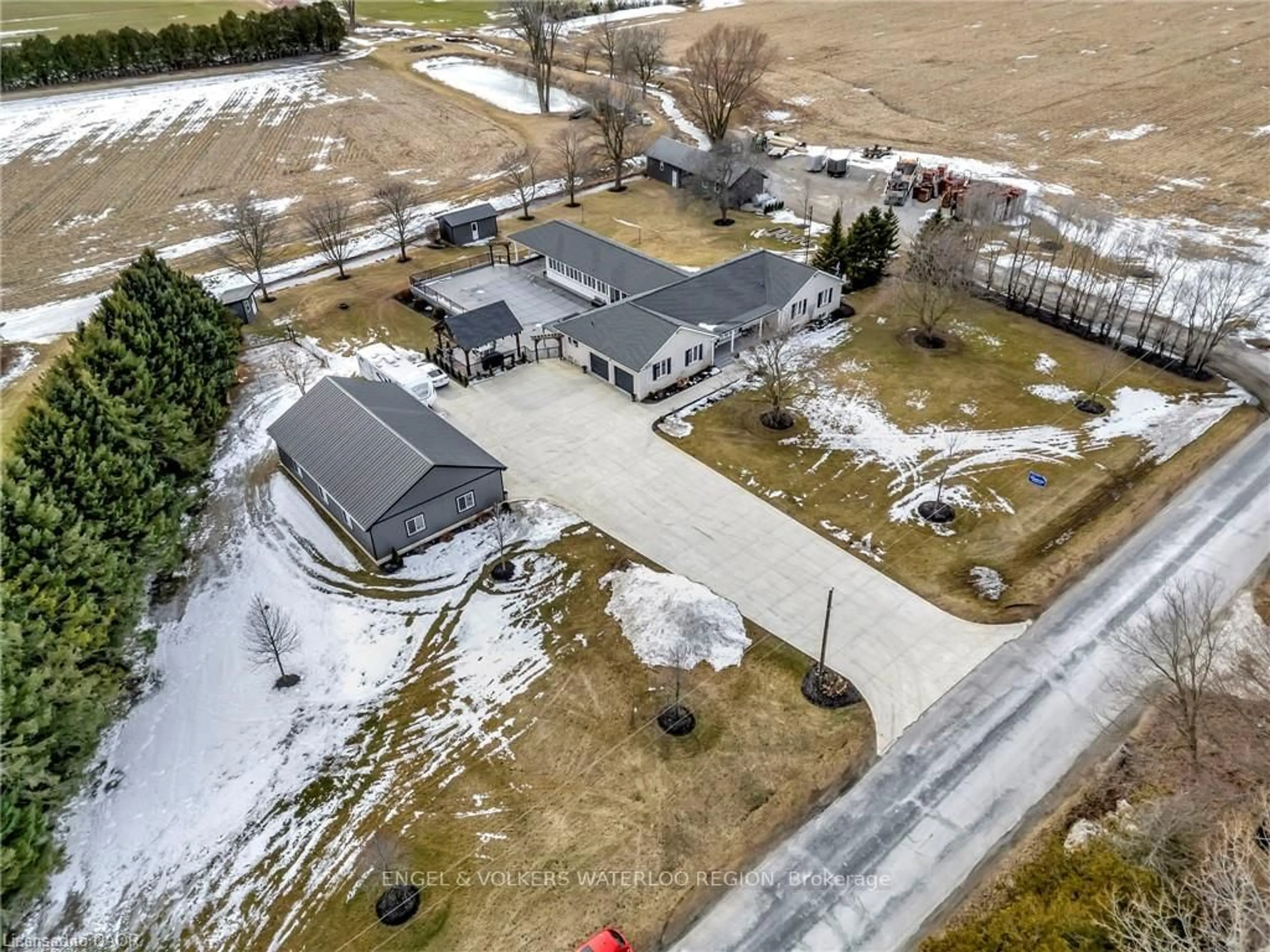 A pic from outside/outdoor area/front of a property/back of a property/a pic from drone, street for 195 Middleton Church Rd, Norfolk Ontario N4B 2W5