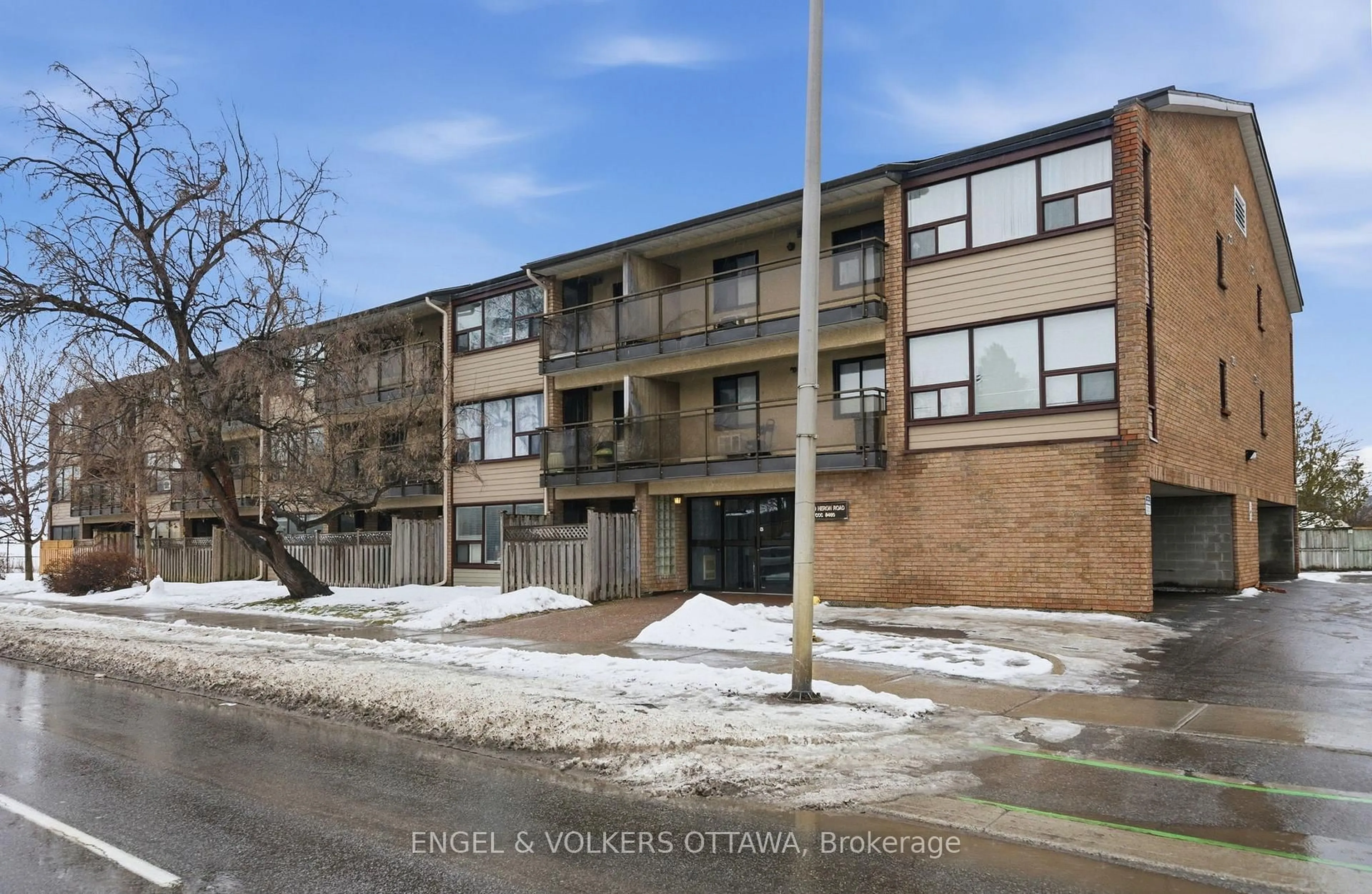 Unknown for 1490 Heron Rd #202, Ottawa Ontario K1V 6A5