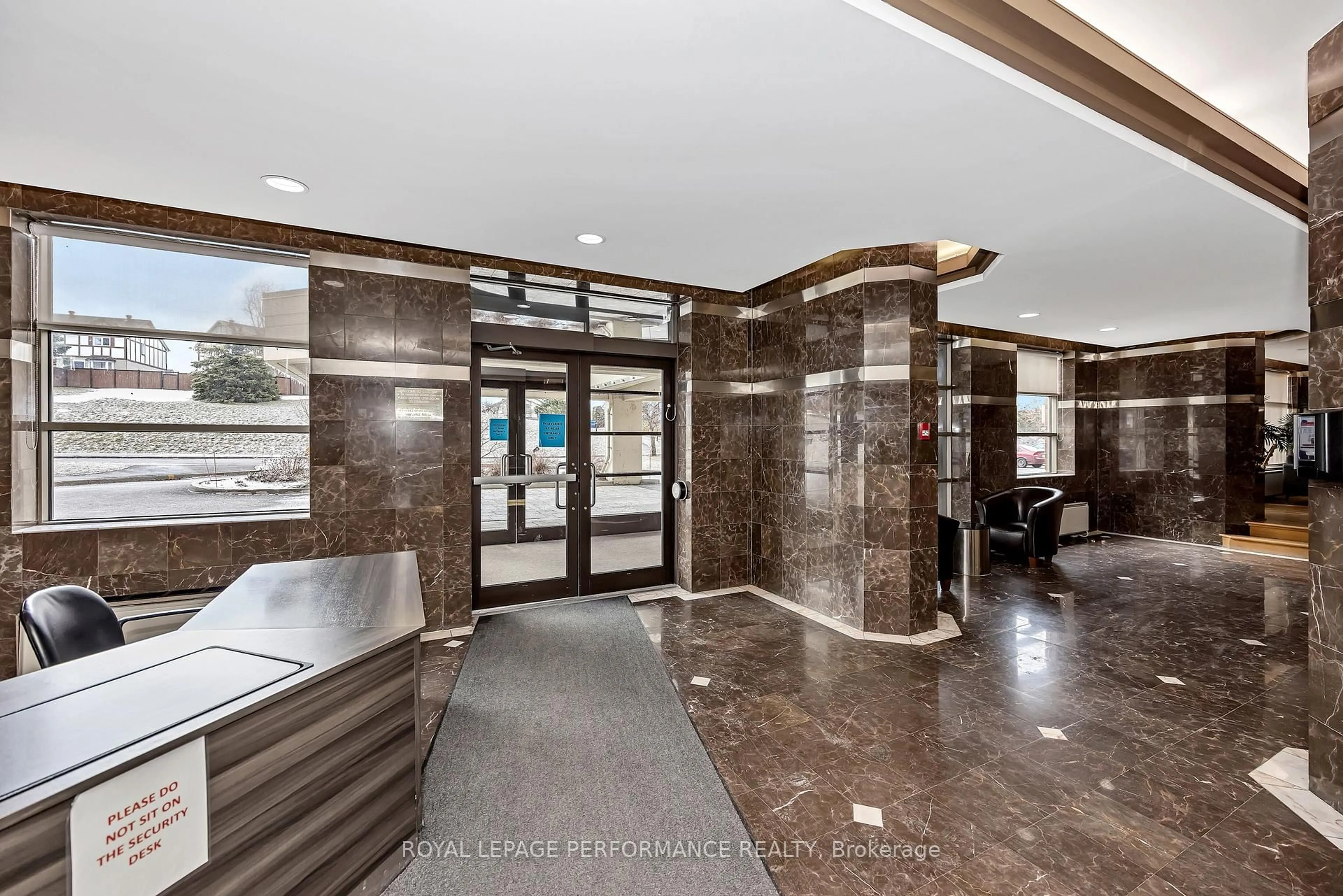 Lobby for 2760 Carousel Cres #1512, Ottawa Ontario K1T 2N4