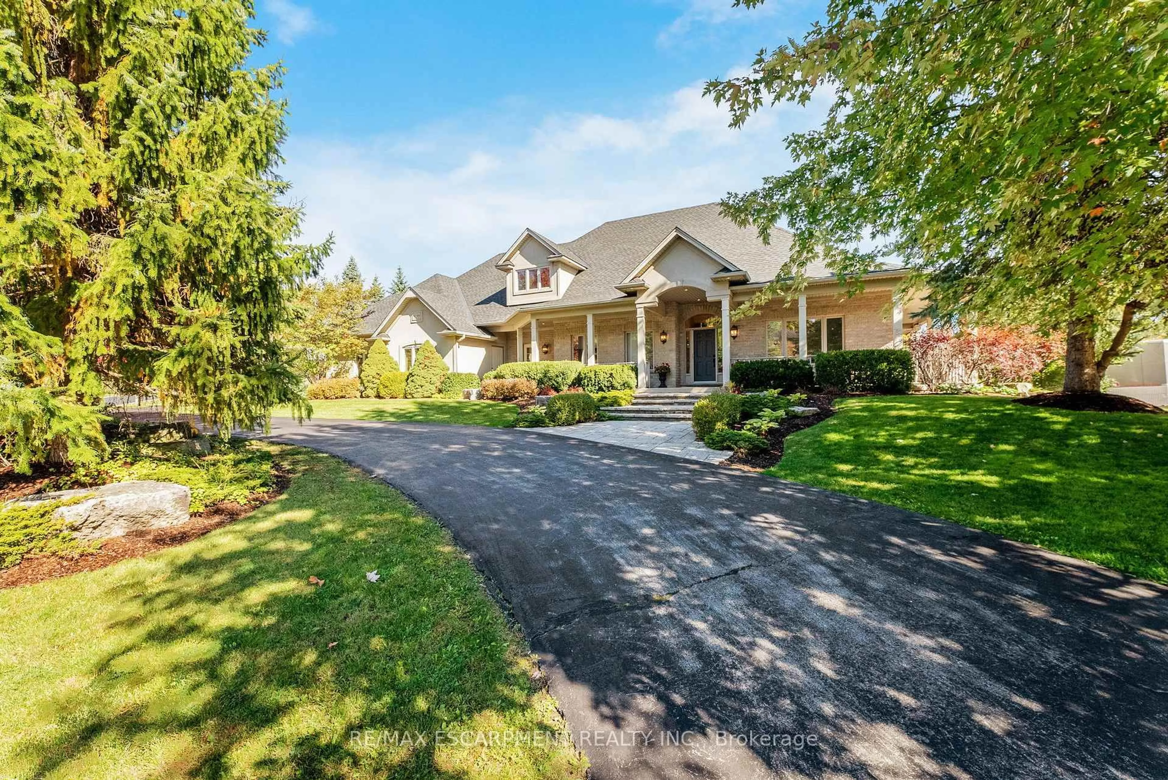 A pic from outside/outdoor area/front of a property/back of a property/a pic from drone, street for 59 Palomino Dr, Hamilton Ontario L0R 1H3