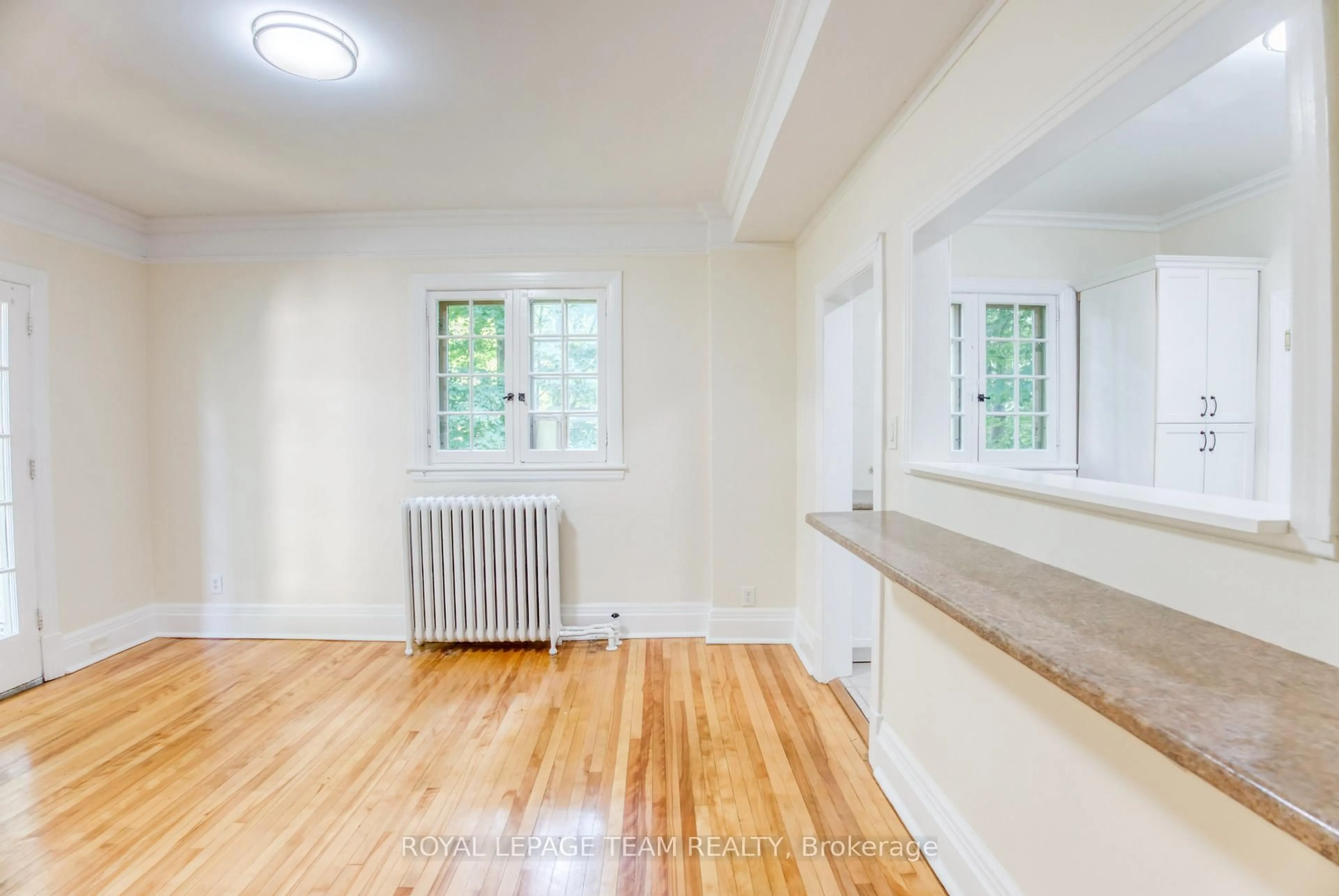 A pic of a room for 480 Oakhill Rd, Ottawa Ontario K1M 1J6