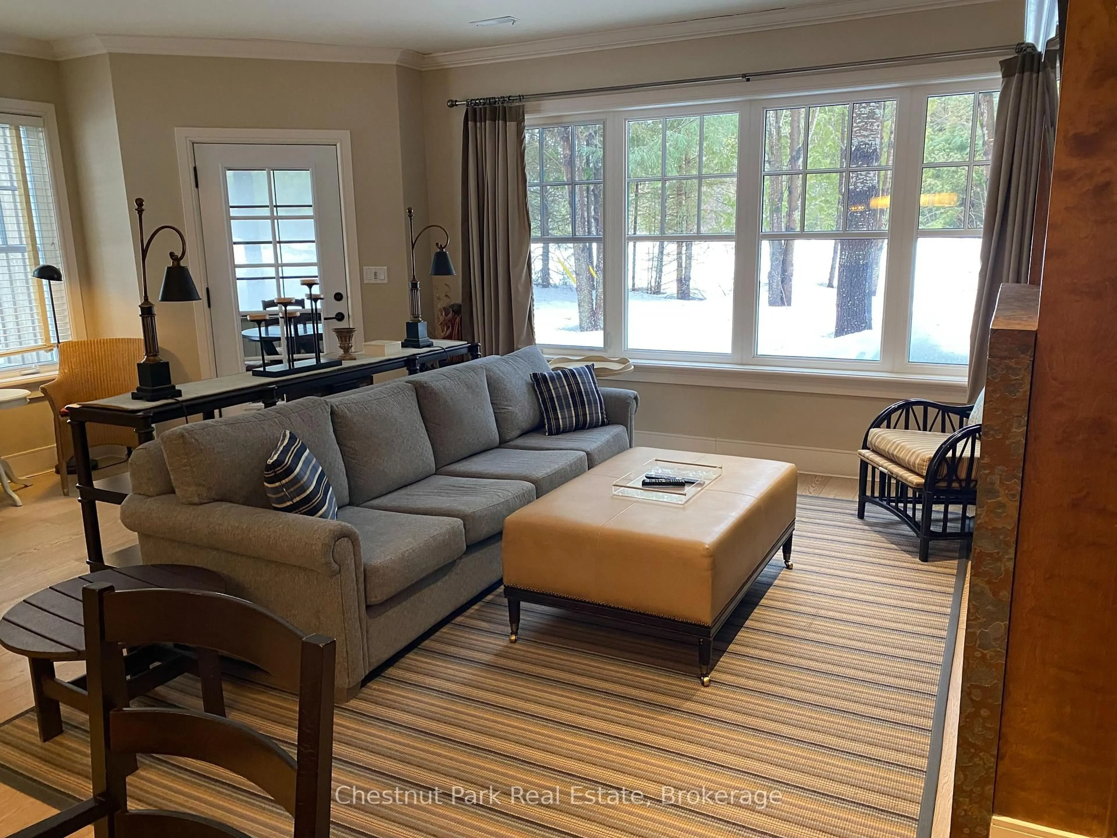 Living room with furniture, unknown for 101 Emerald Hill Crt, Seguin Ontario P2A 2W8