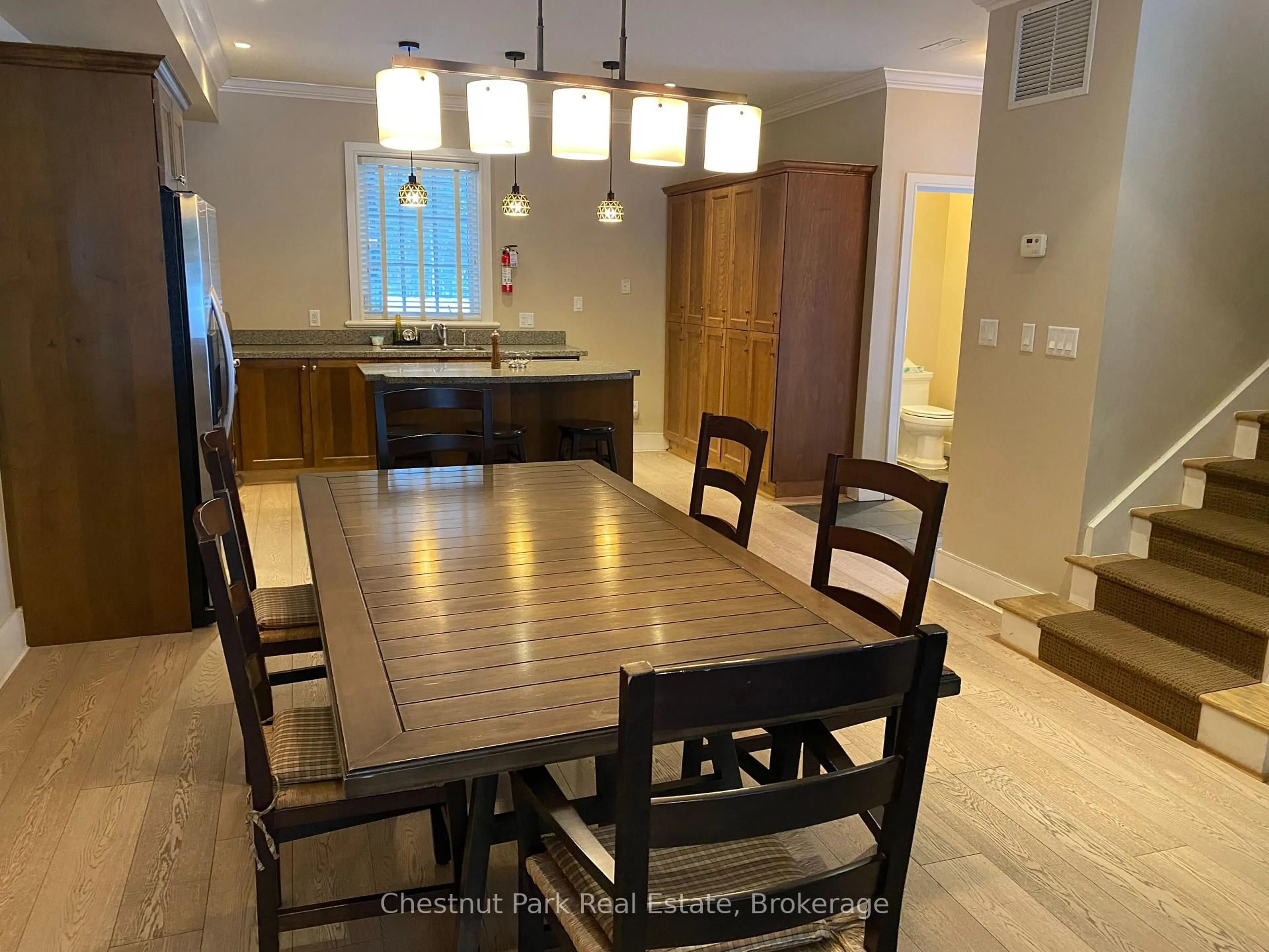 Dining room, unknown for 101 Emerald Hill Crt, Seguin Ontario P2A 2W8