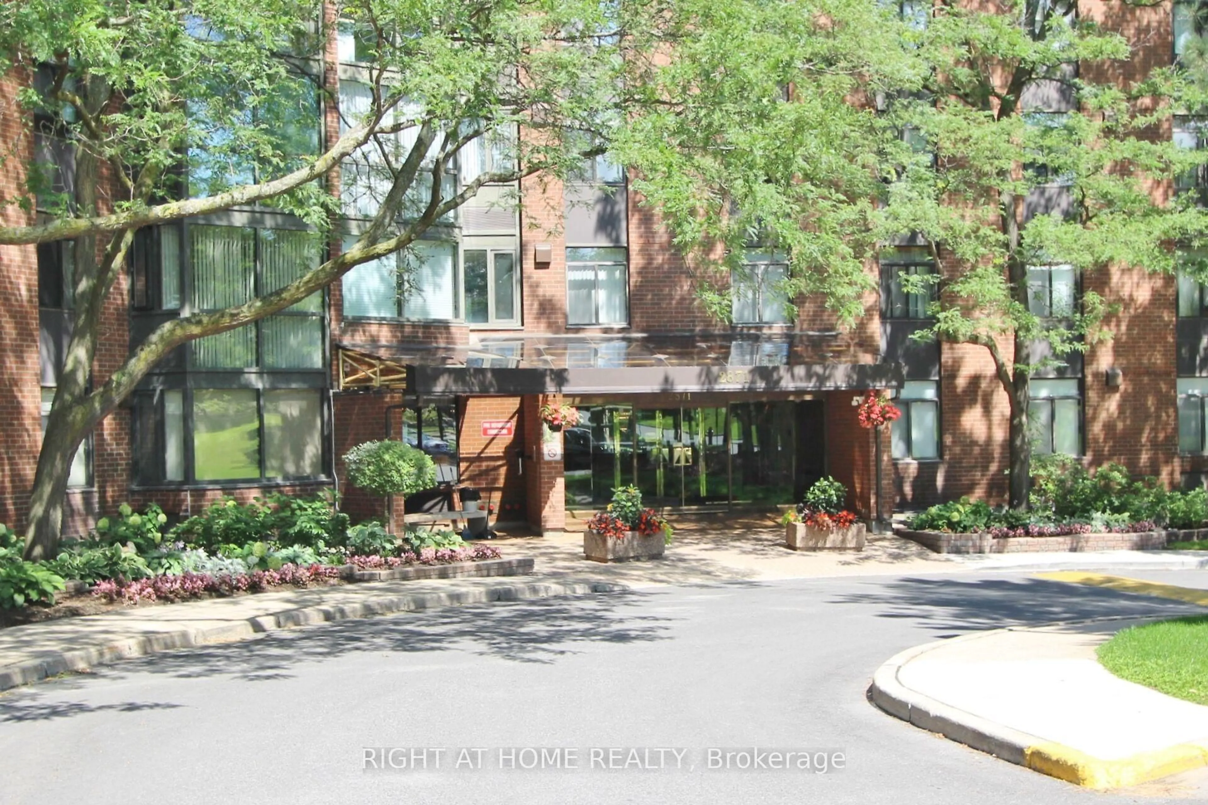 Unknown for 2871 Richmond Rd #1213, Ottawa Ontario K2B 8M5