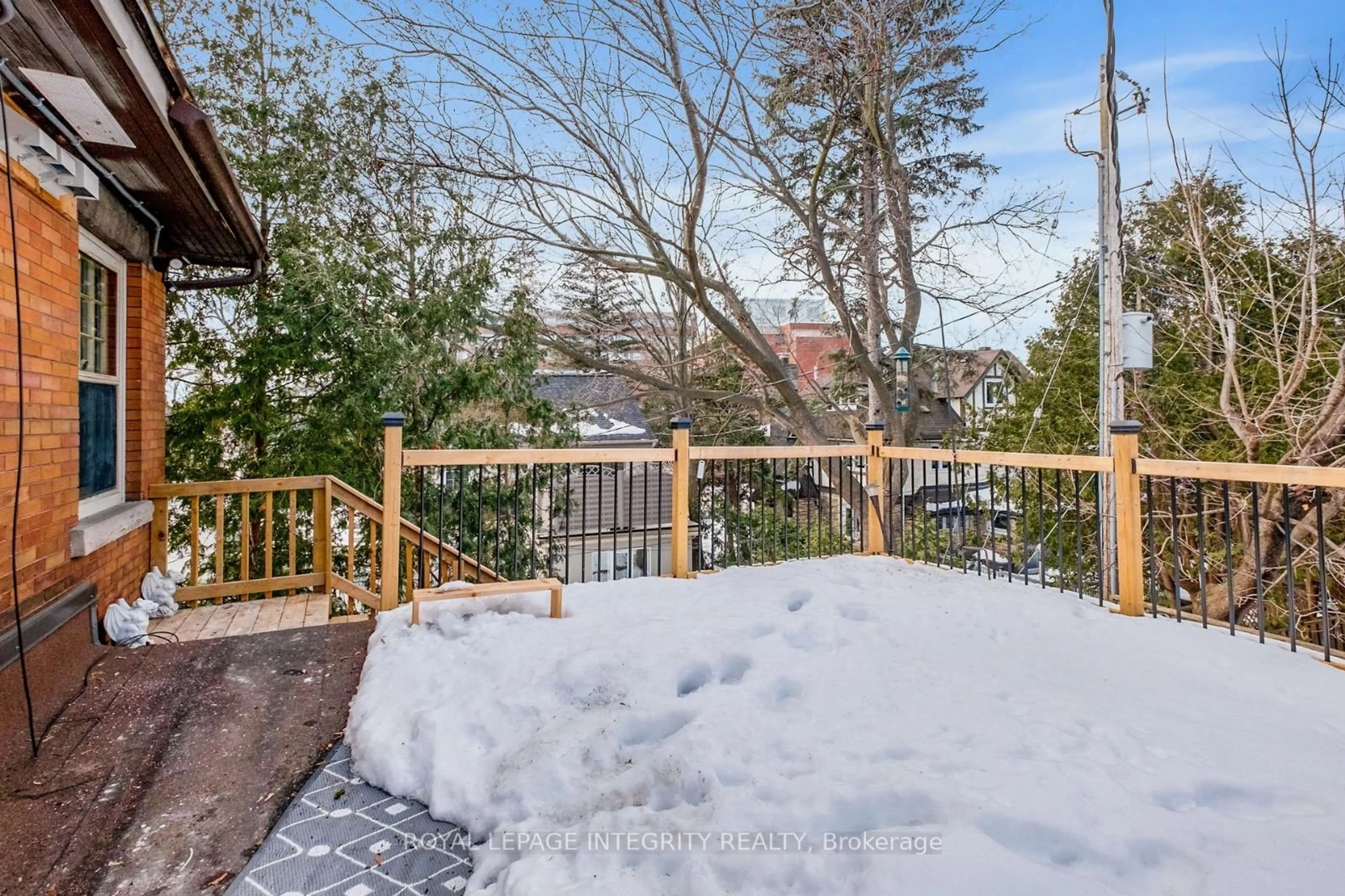 Patio, unknown for 1031 Carling Ave, Ottawa Ontario K1Y 4E8