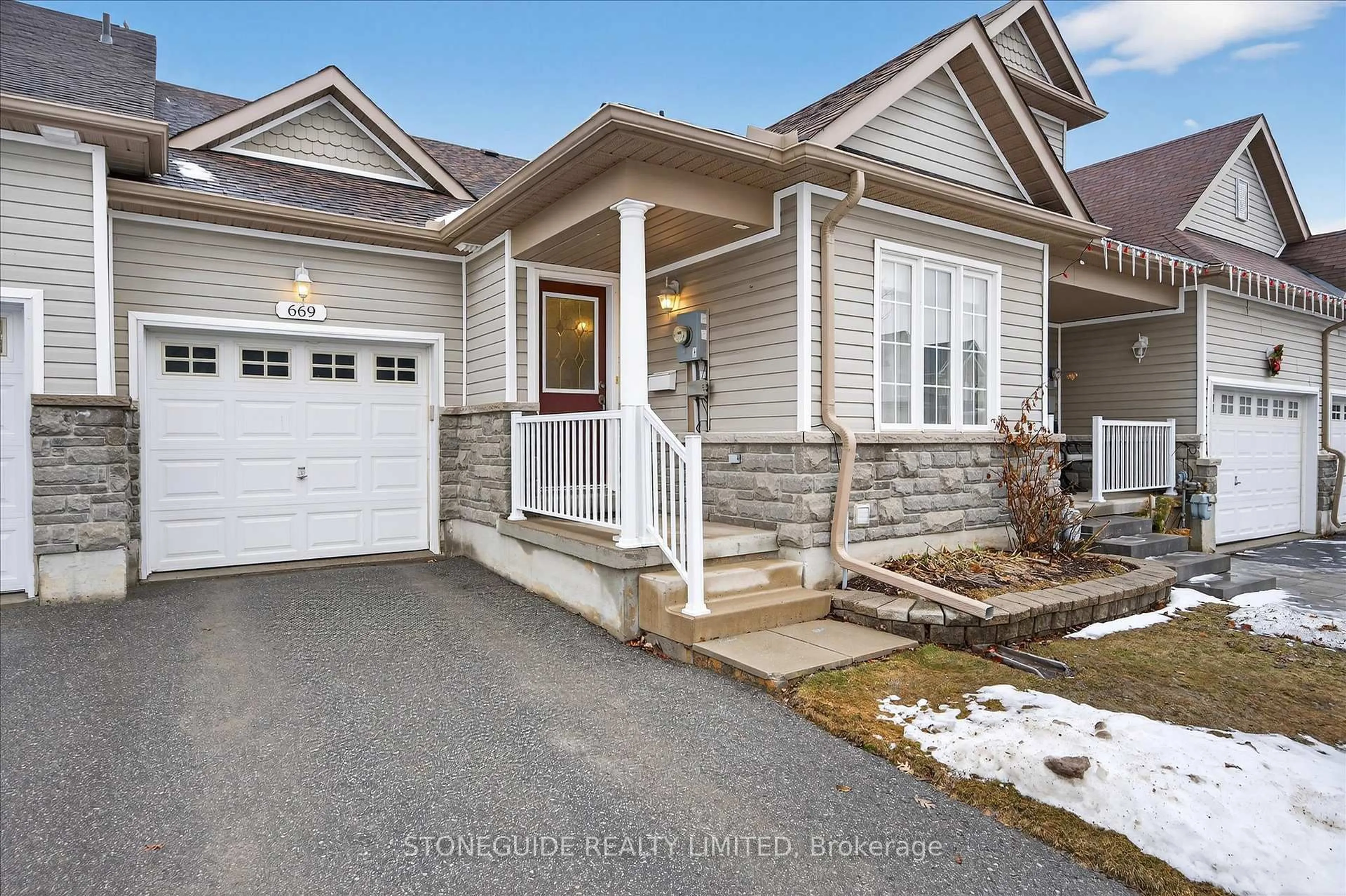 Home with vinyl exterior material, street for 669 Tully Cres, Peterborough Ontario K9K 0A9