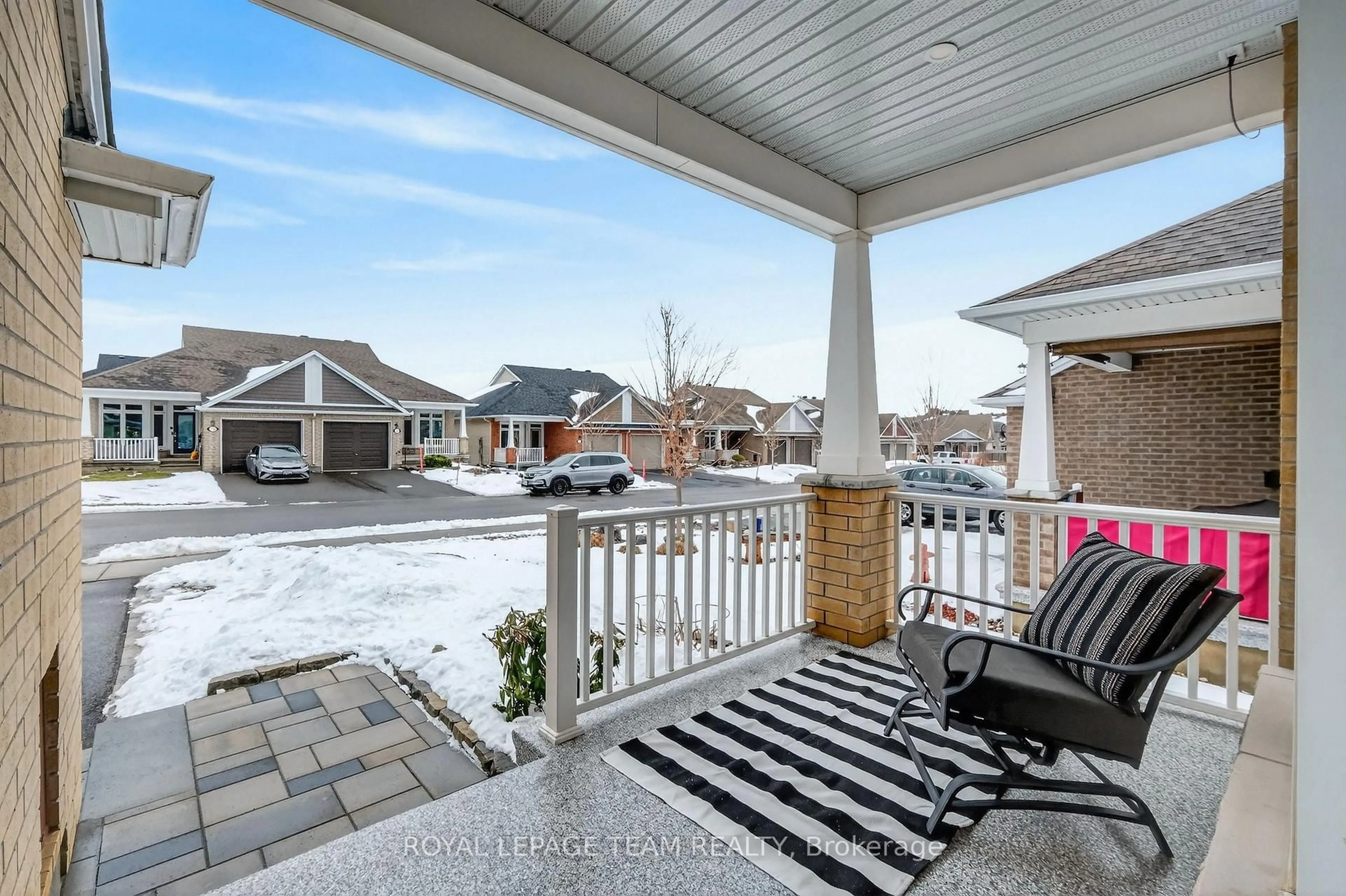 Unknown for 98 Kayenta St, Ottawa Ontario K2S 2K9