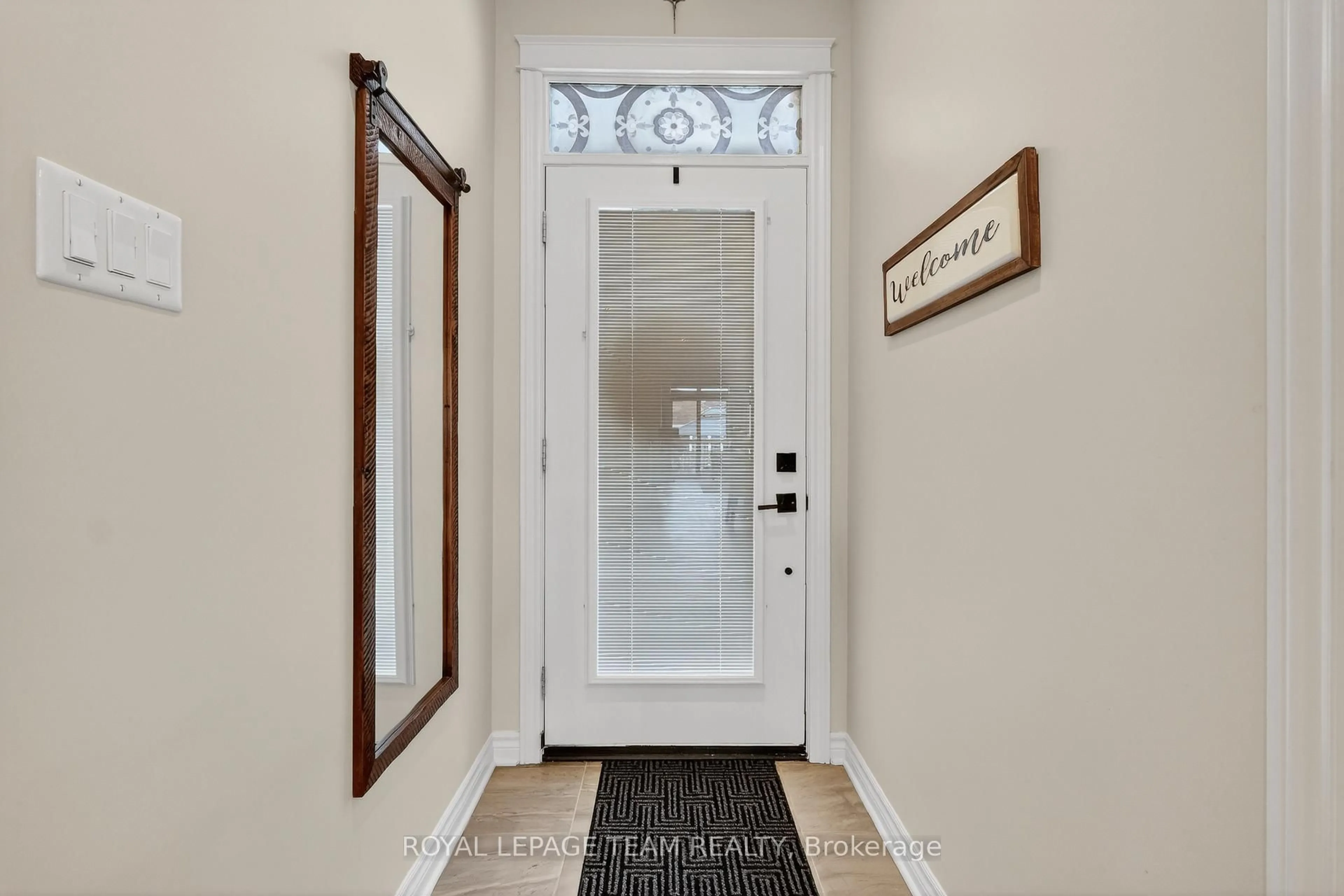 Unknown for 98 Kayenta St, Ottawa Ontario K2S 2K9