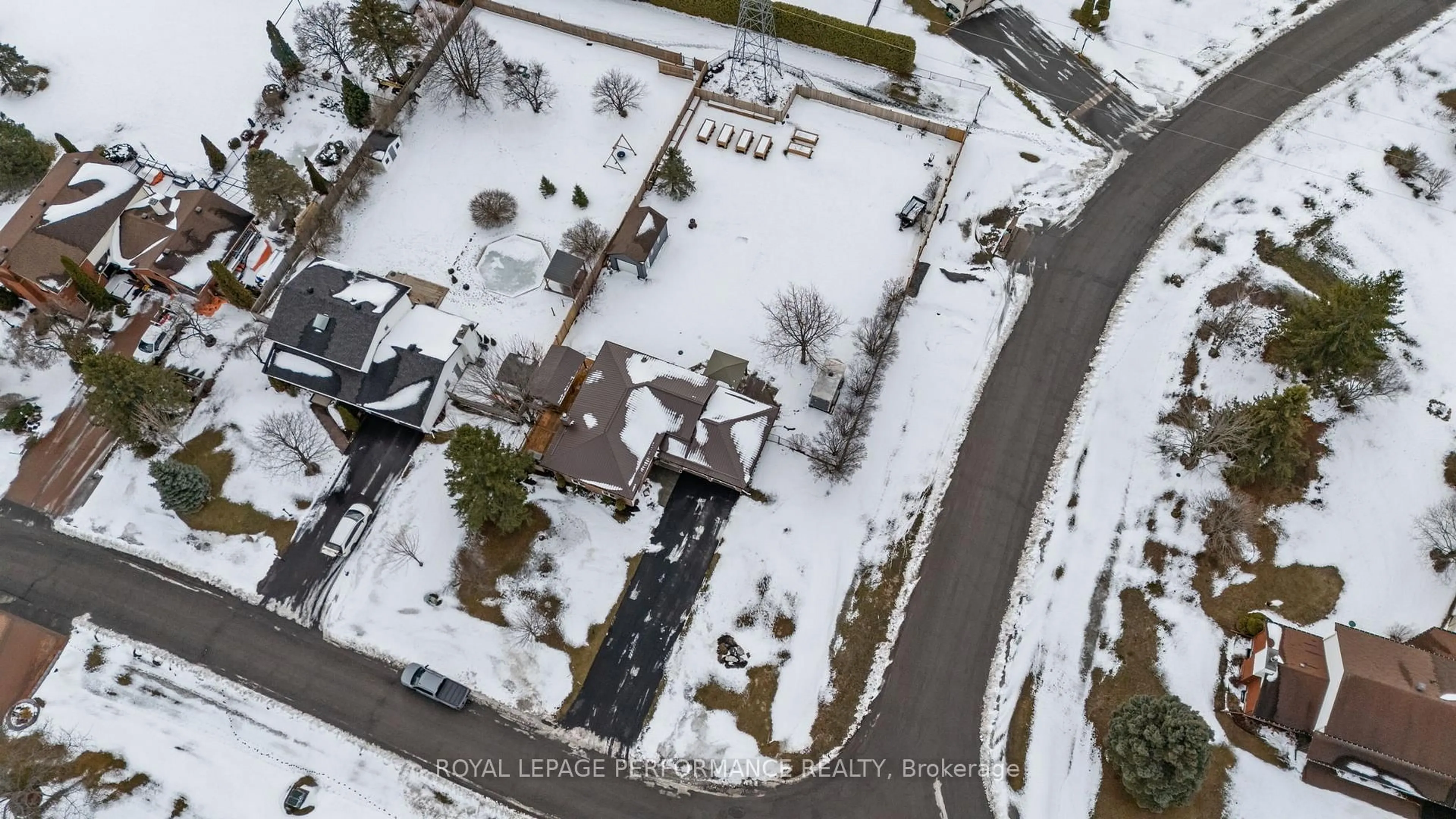 A pic from outside/outdoor area/front of a property/back of a property/a pic from drone, street for 7028 Shadow Ridge Dr, Ottawa Ontario K4P 1B7