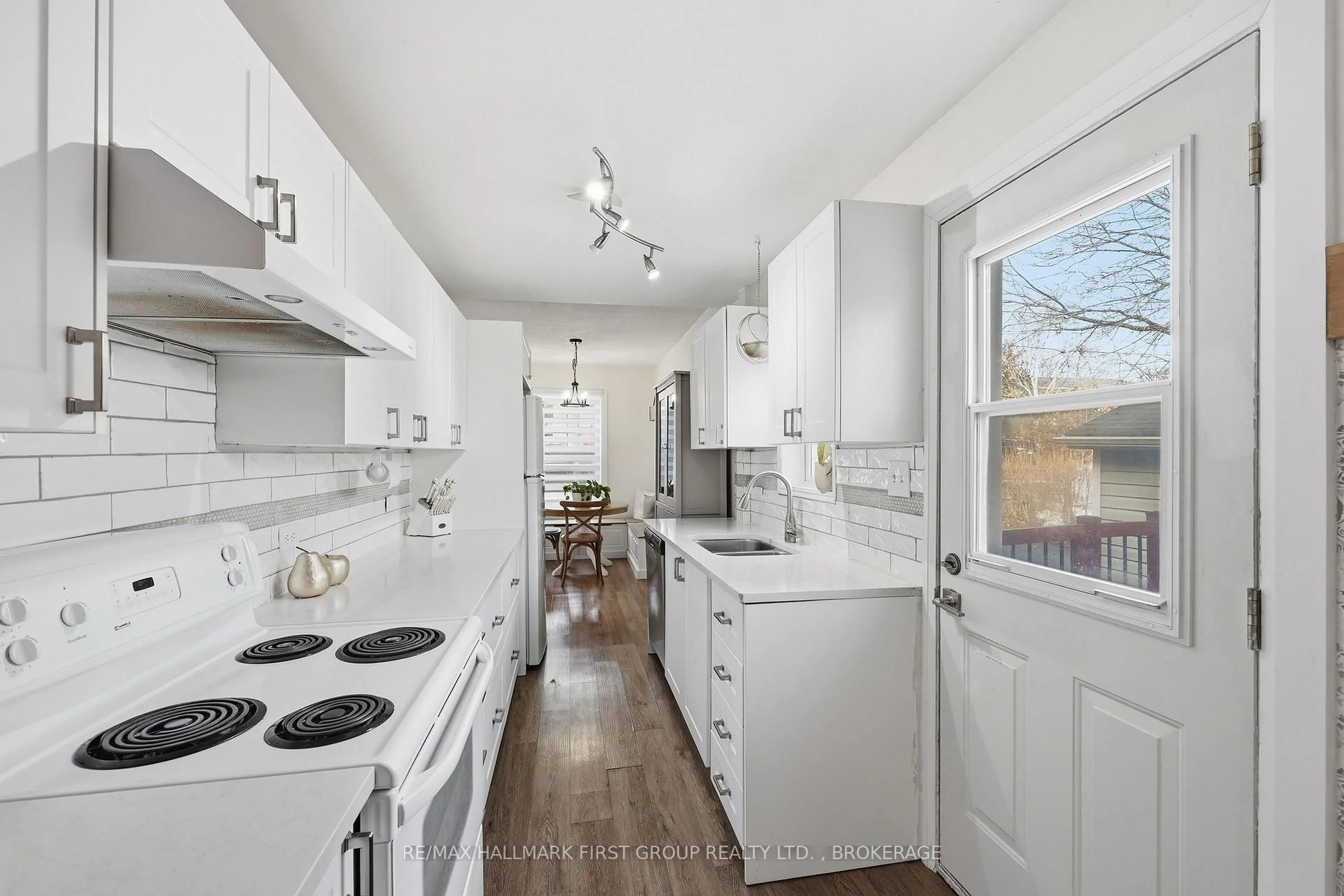 Open concept kitchen, unknown for 125 Birch St, Gananoque Ontario K7G 2T5