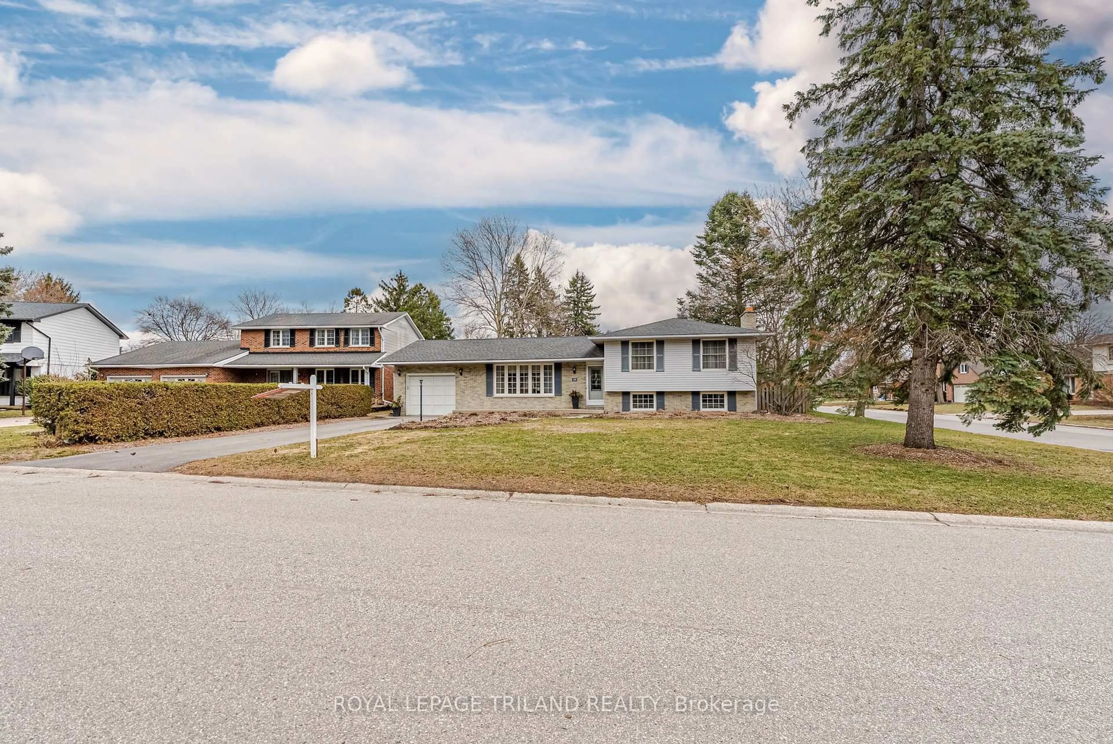 A pic from outside/outdoor area/front of a property/back of a property/a pic from drone, unknown for 188 Canterbury Dr, Thames Centre Ontario N0L 1G3