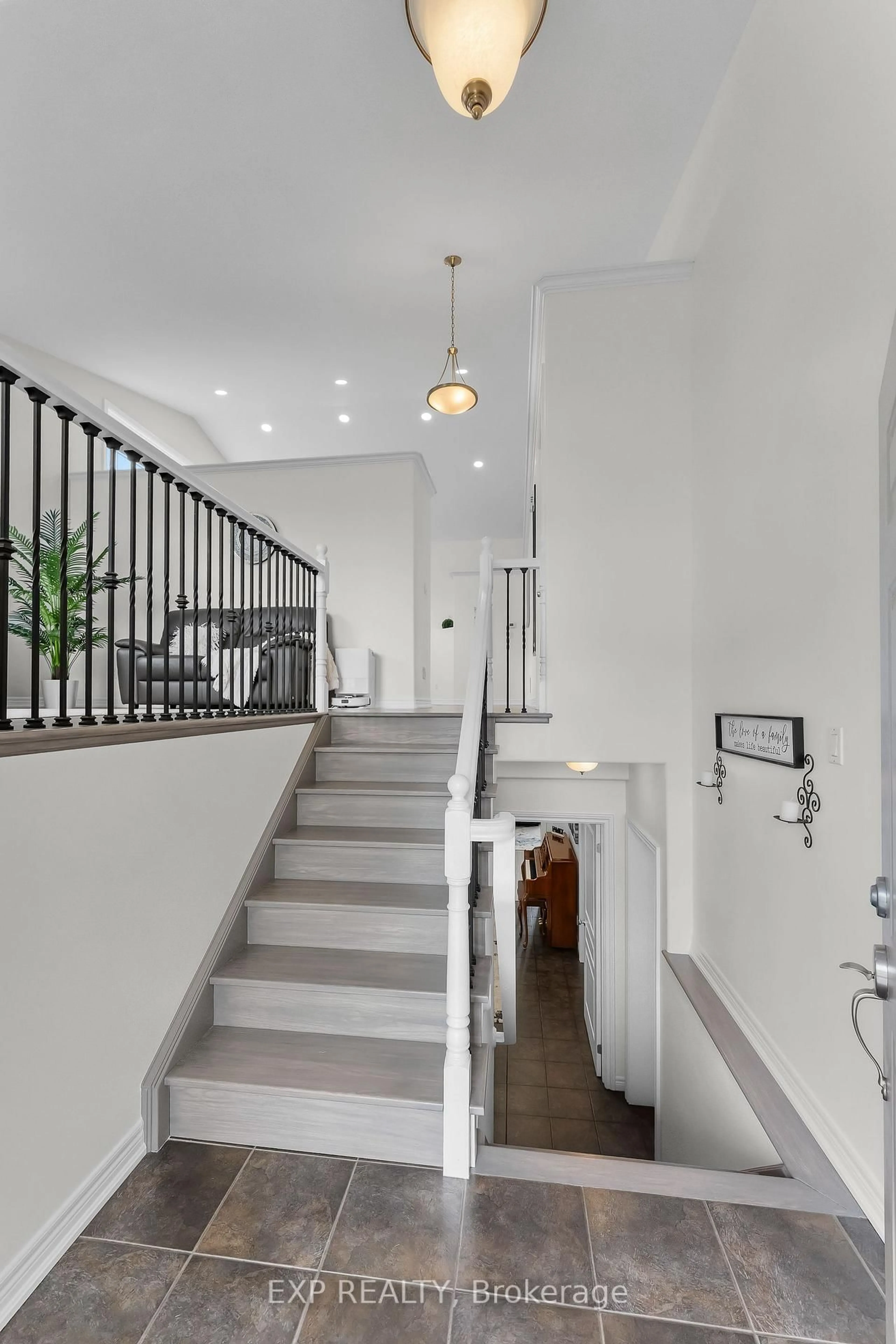 Unknown for 7032 Kelly Dr, Niagara Falls Ontario L2H 3J9