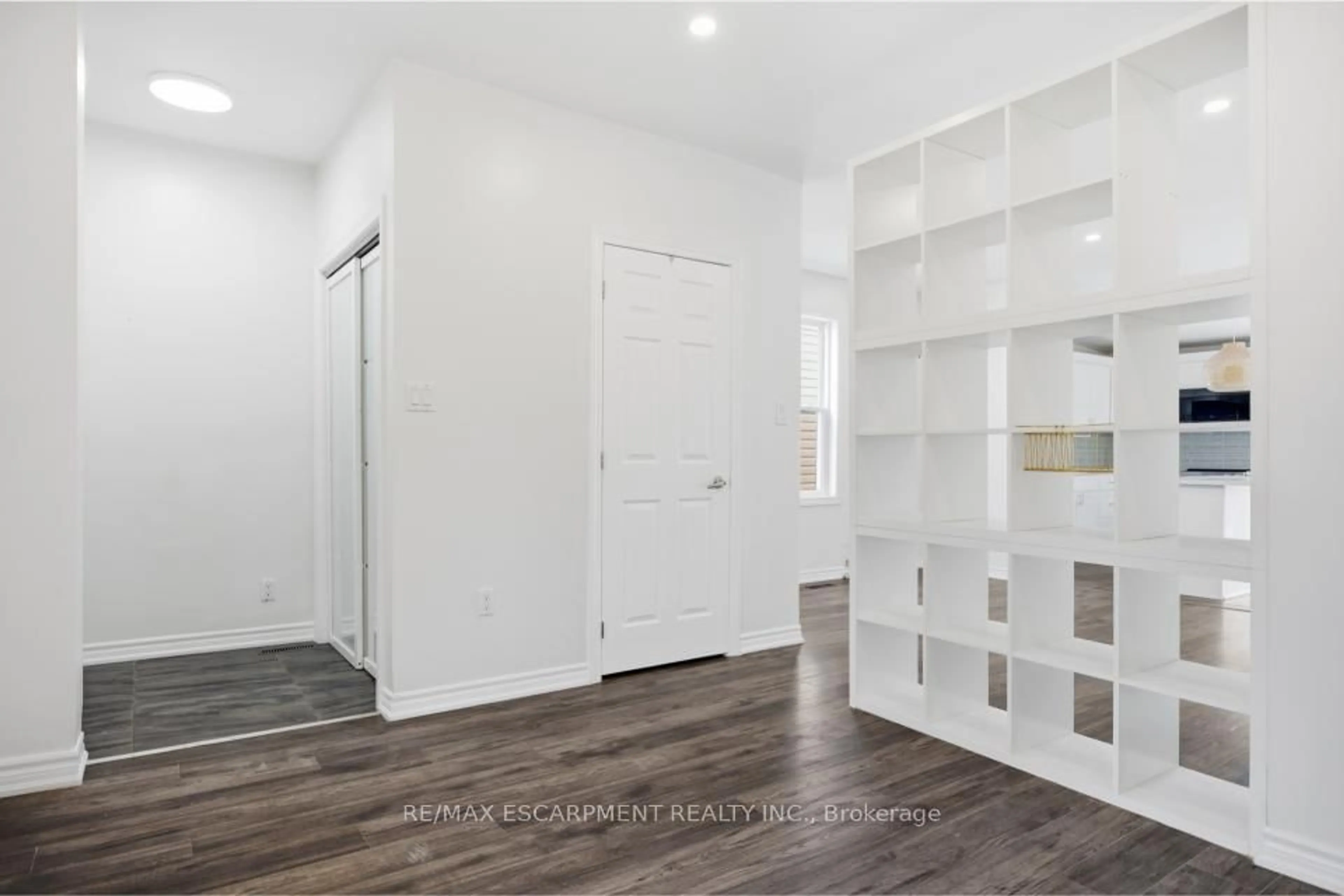 Unknown for 42 Palace St, London East Ontario N6B 3A7