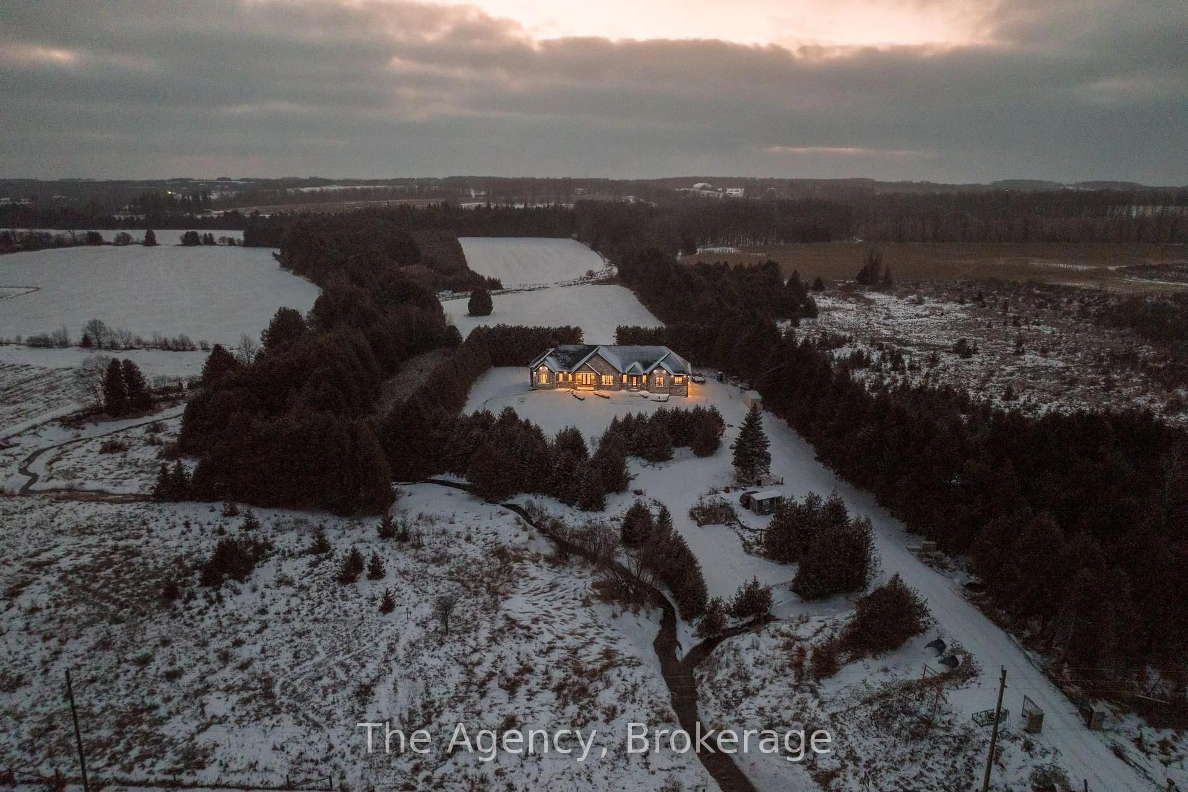 A pic from outside/outdoor area/front of a property/back of a property/a pic from drone, unknown for 634060 Highway 10 Highway, Mono Ontario L9W 5P4