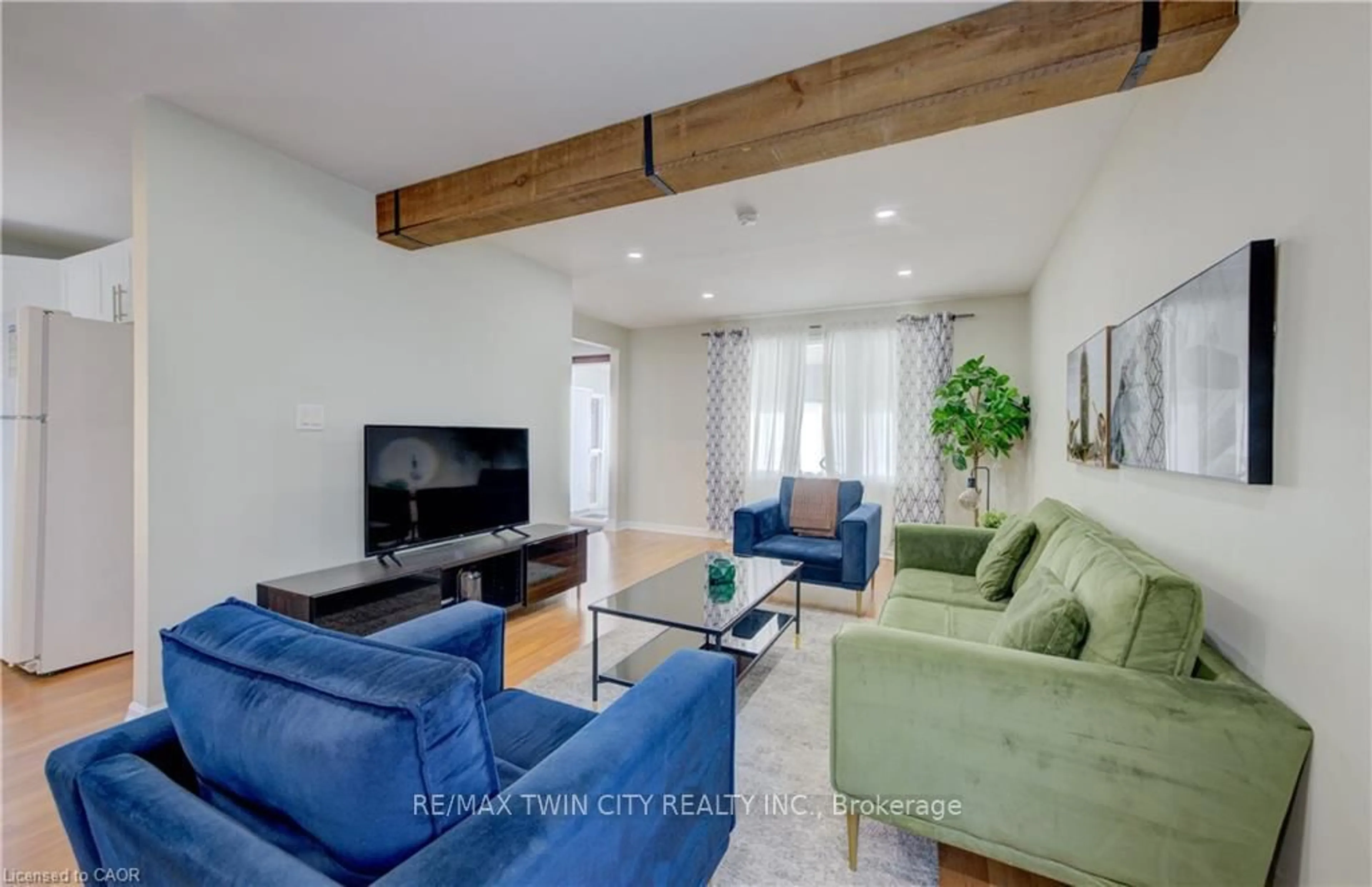 Living room with furniture, unknown for 350 Victoria St, Kitchener Ontario N2M 3A5