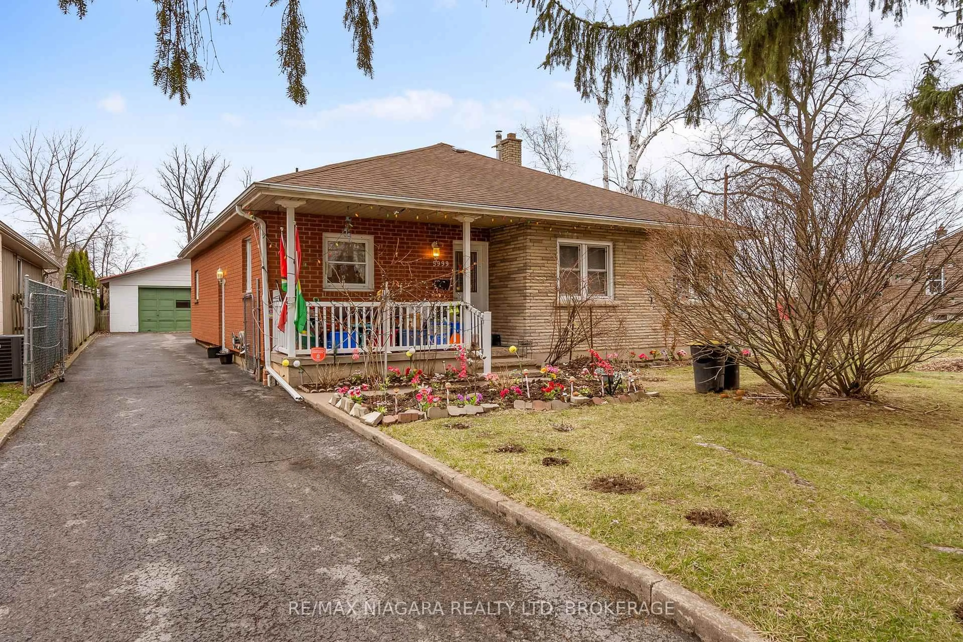 Home with brick exterior material, street for 5999 Montrose Rd, Niagara Falls Ontario L2H 1L4
