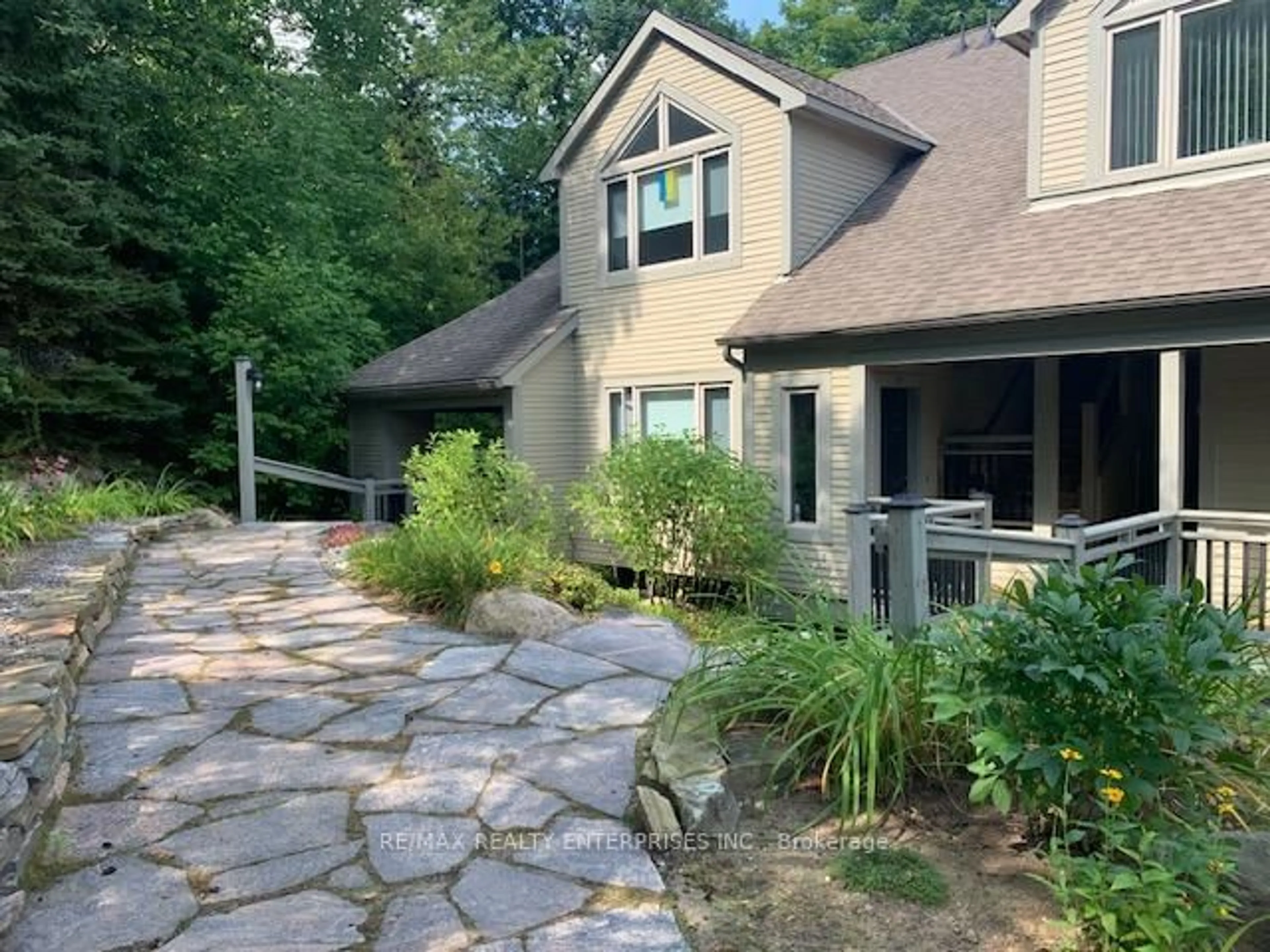 Patio, unknown for 4031 Grandview Forest Hill Dr #11, Huntsville Ontario P1H 2J5