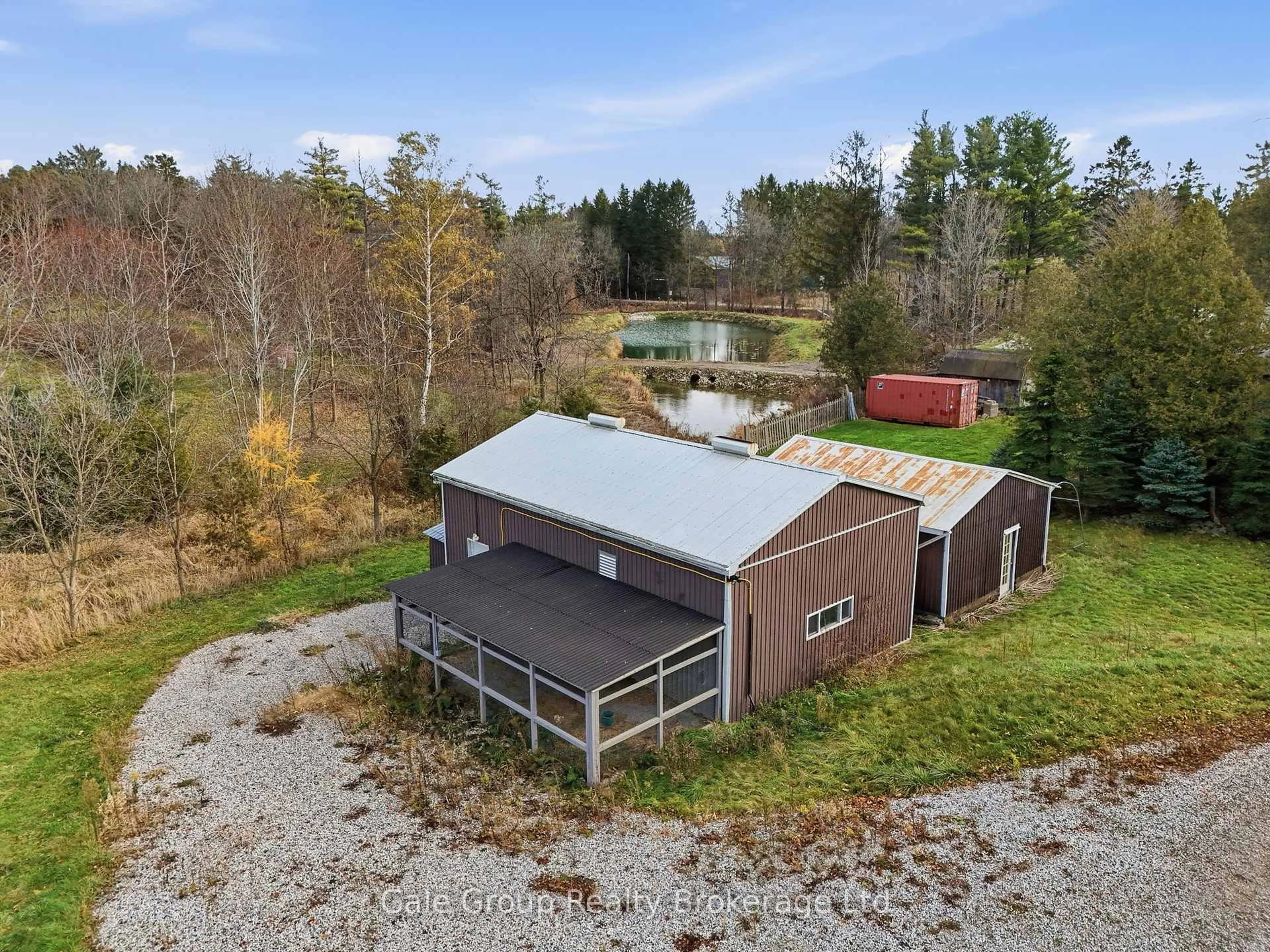 A pic from outside/outdoor area/front of a property/back of a property/a pic from drone, unknown for 1349 Queen St, Wilmot Ontario N0B 2E0