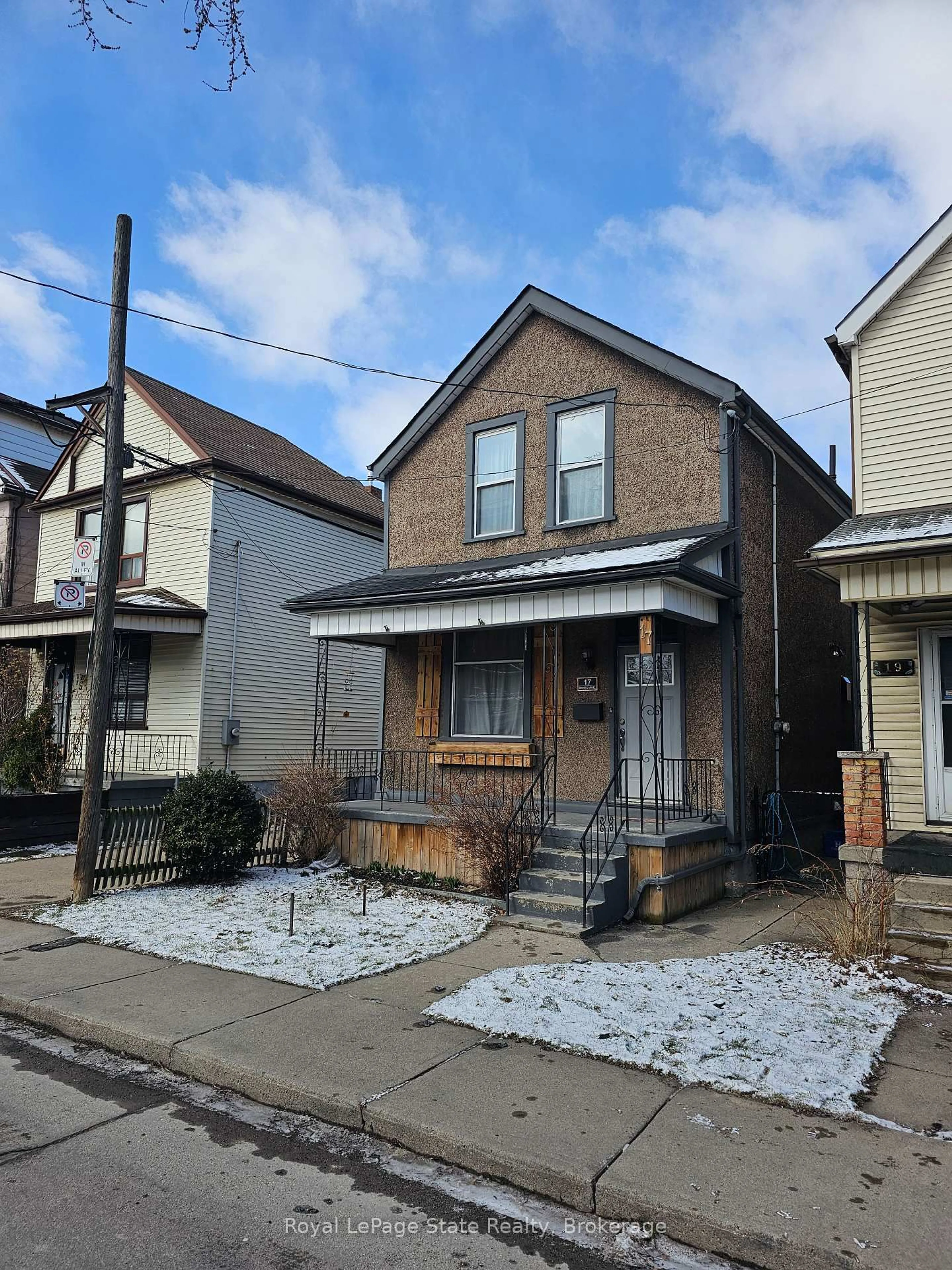 Unknown for 17 Minto Ave, Hamilton Ontario L8L 6E1