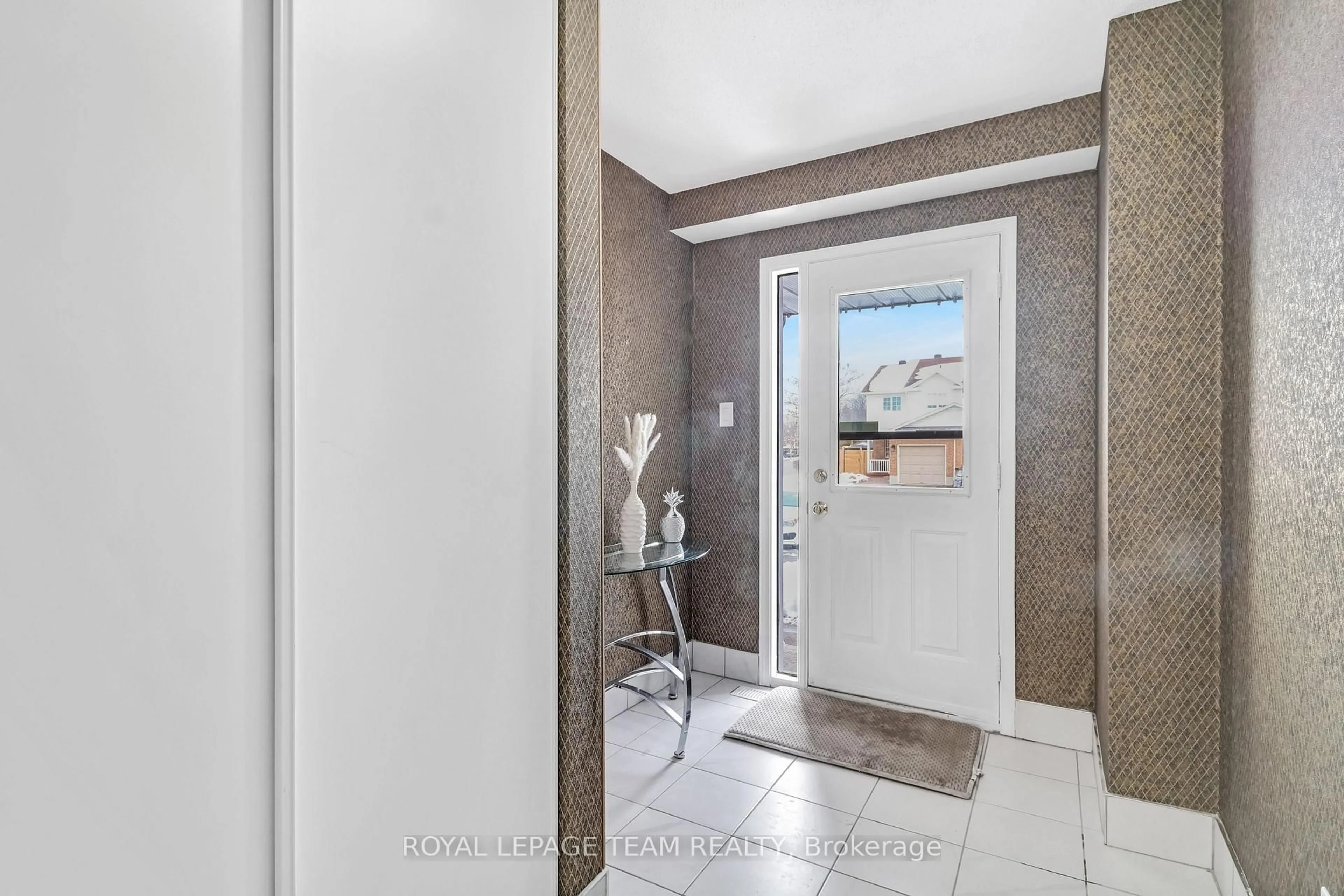 Unknown for 86 Woodford Way, Nepean Ontario K2J 4B5