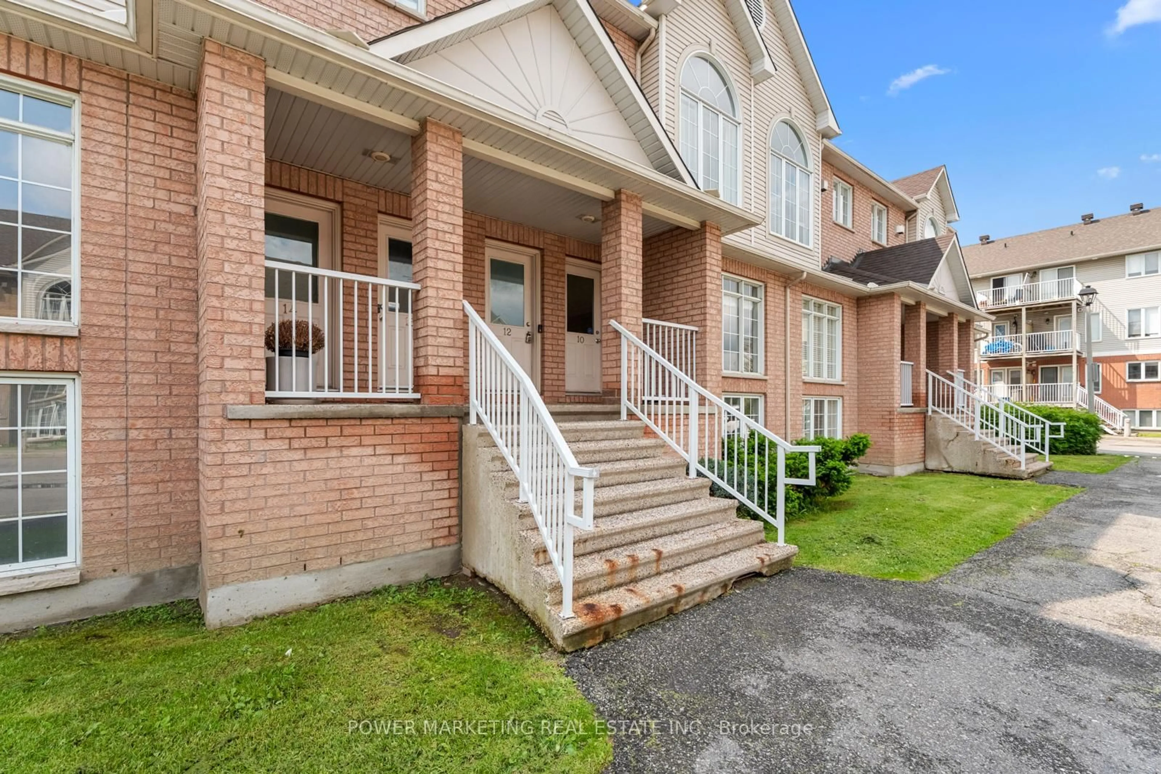 Unknown for 1701 BLOHM Dr #10, Ottawa Ontario K1G 6N6