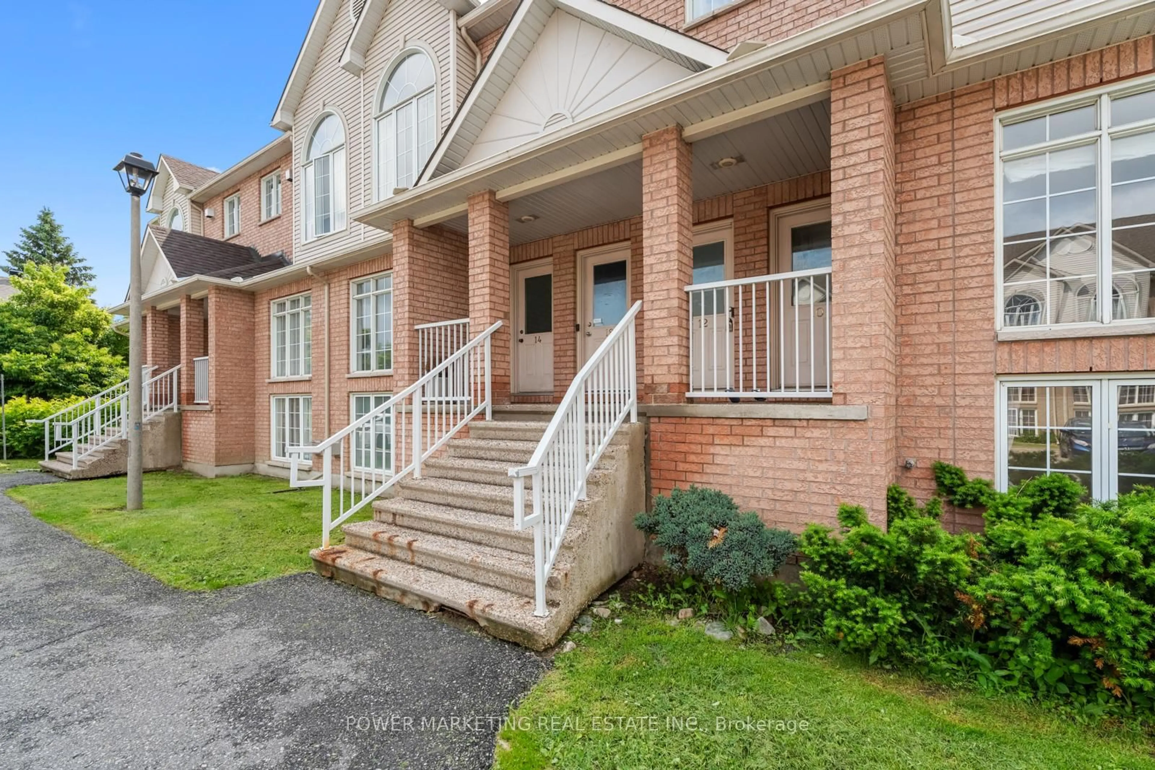 Unknown for 1701 BLOHM Dr #10, Ottawa Ontario K1G 6N6