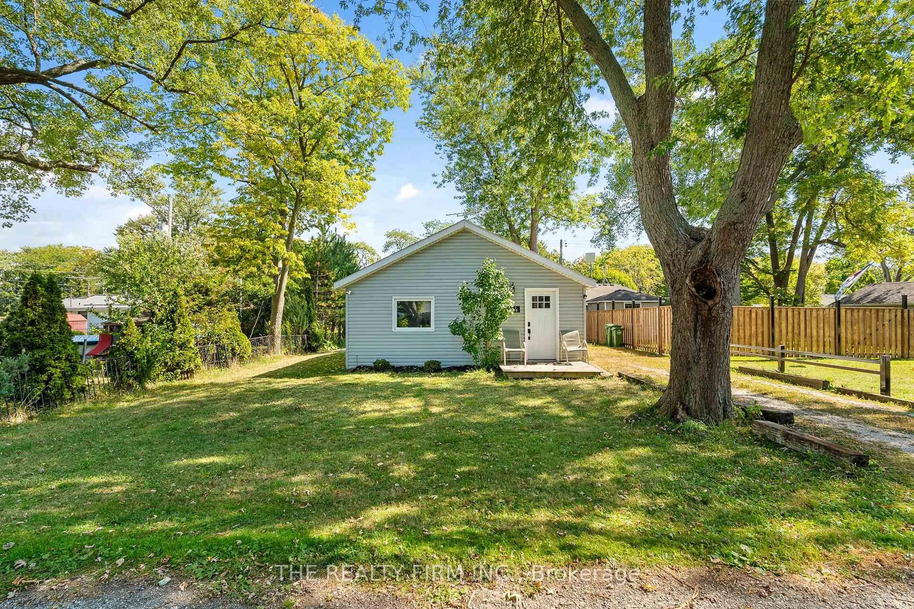 Unknown for 144 Lincoln Crt, Essex Ontario N0R 1G0