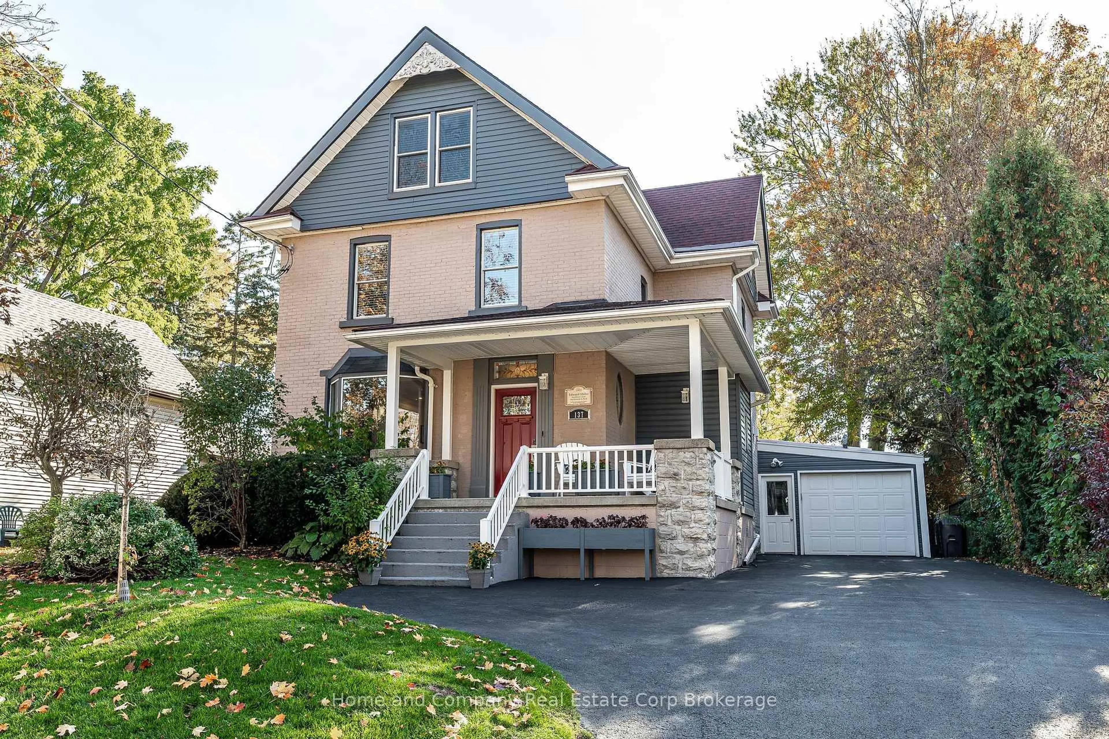 Home with vinyl exterior material, street for 137 Water St, Stratford Ontario N5A 3C3