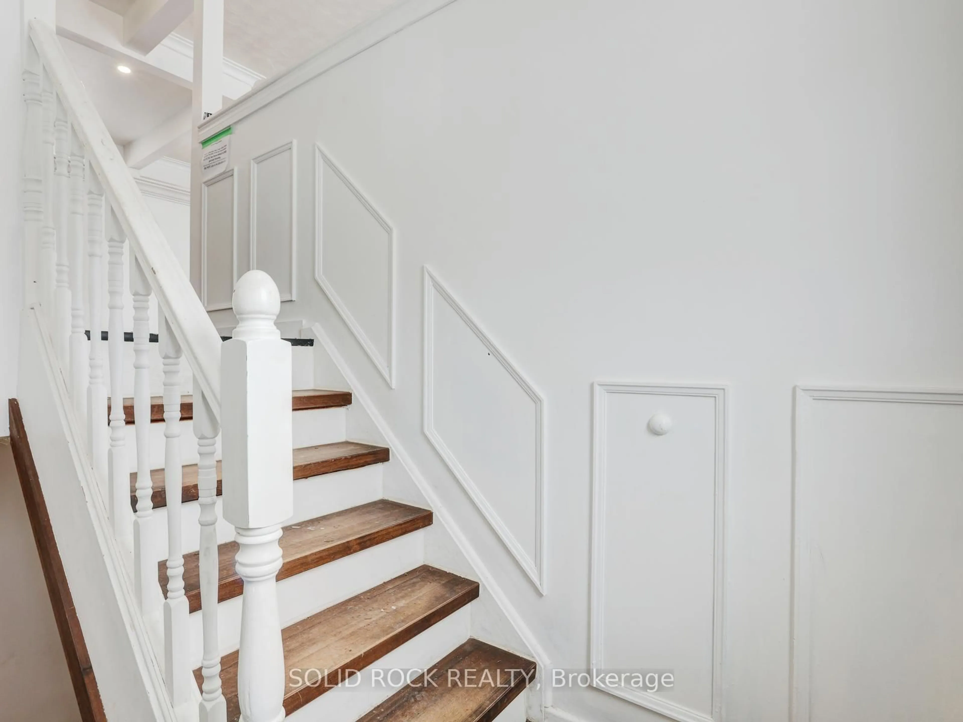 Stairs for 66 Rosewood Ave, Guelph Ontario N1H 6A1