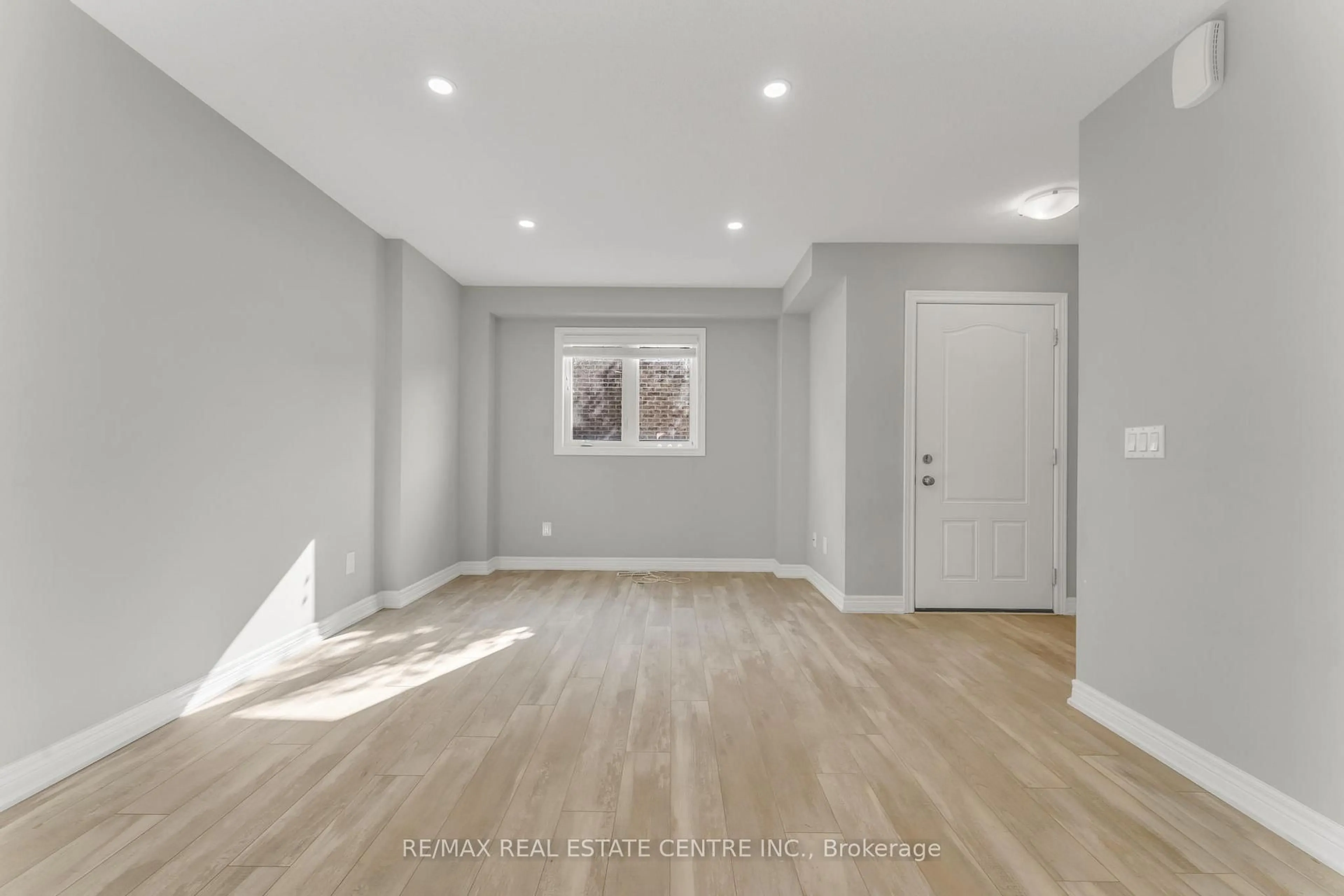 A pic of a room for 7768 ASCOT Circ #59, Niagara Falls Ontario L2H 3P9