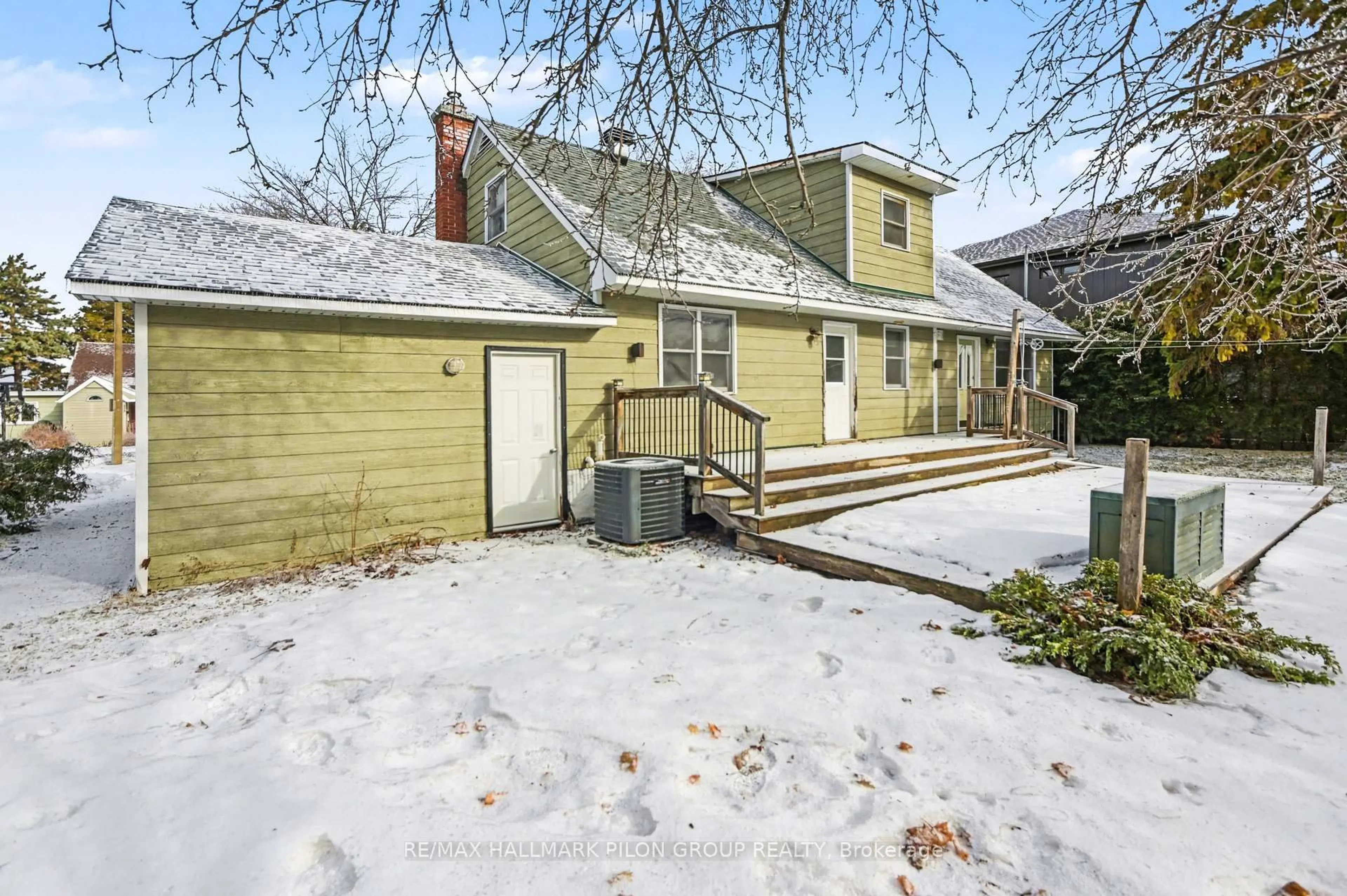 Unknown for 218 Wilshire Ave, Ottawa Ontario K2C 0E5