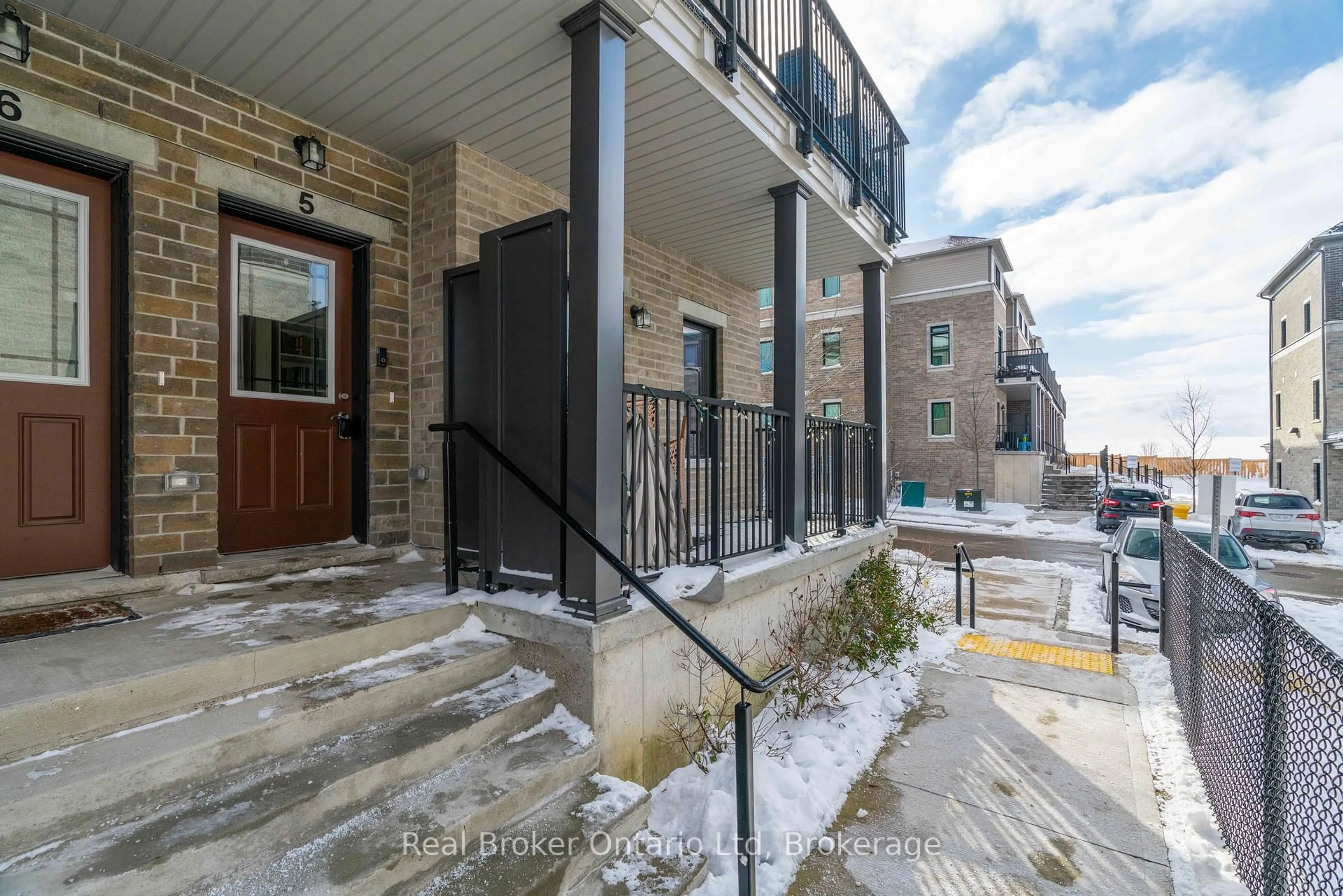 Unknown for 107 Westra Dr #5, Guelph Ontario N1K 0A5